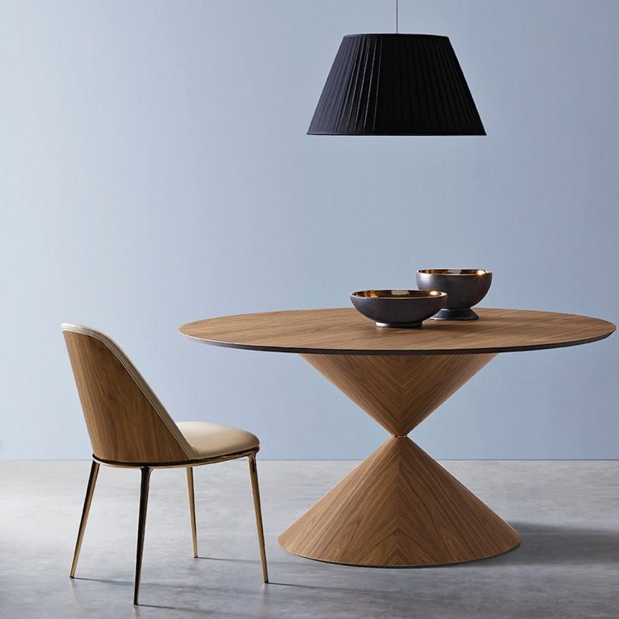 XXIe siècle et contemporain Table de salle à manger contemporaine avec piètement en métal bicolore en vente