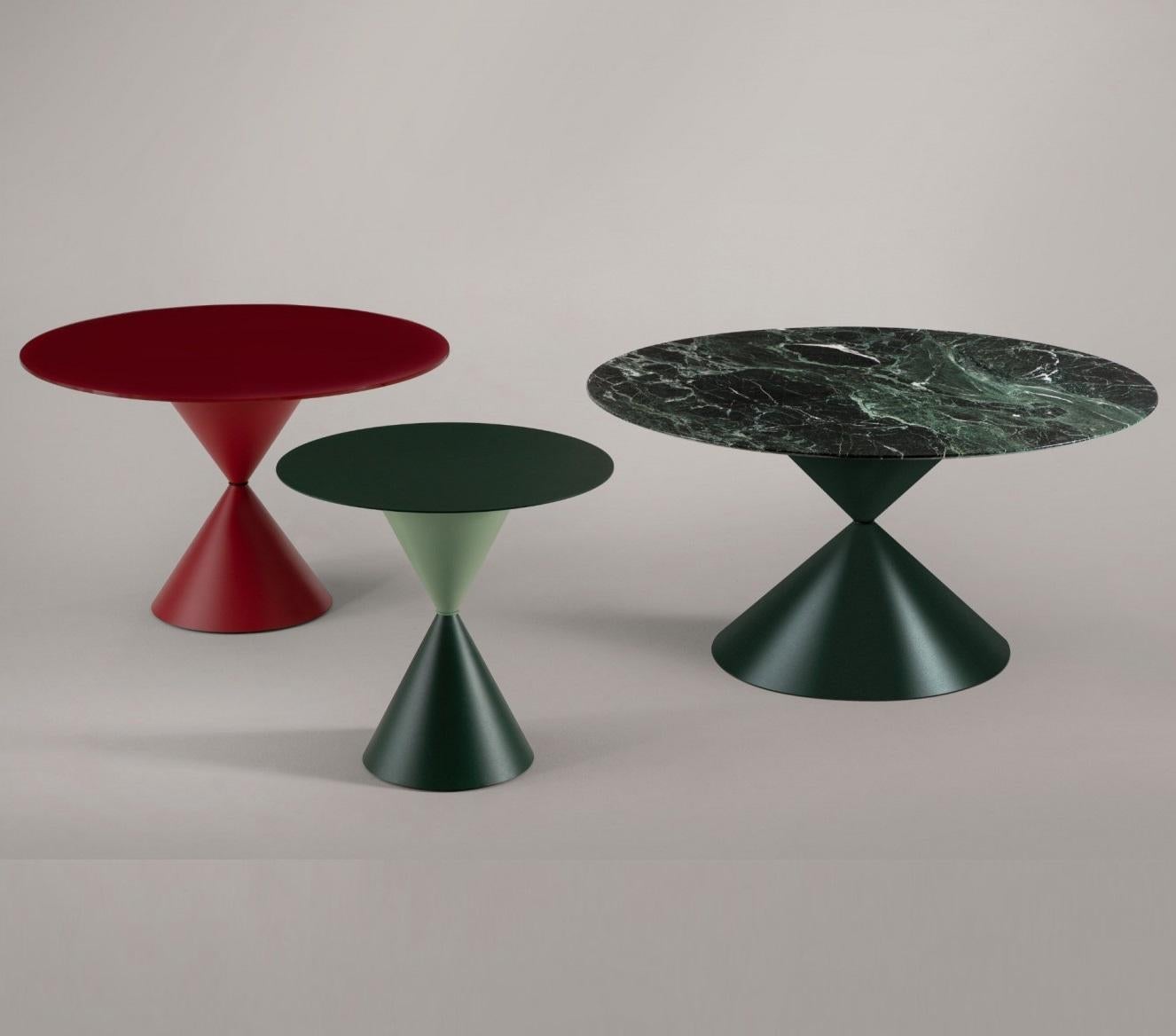 Table de salle à manger contemporaine avec piètement en métal bicolore en vente 1