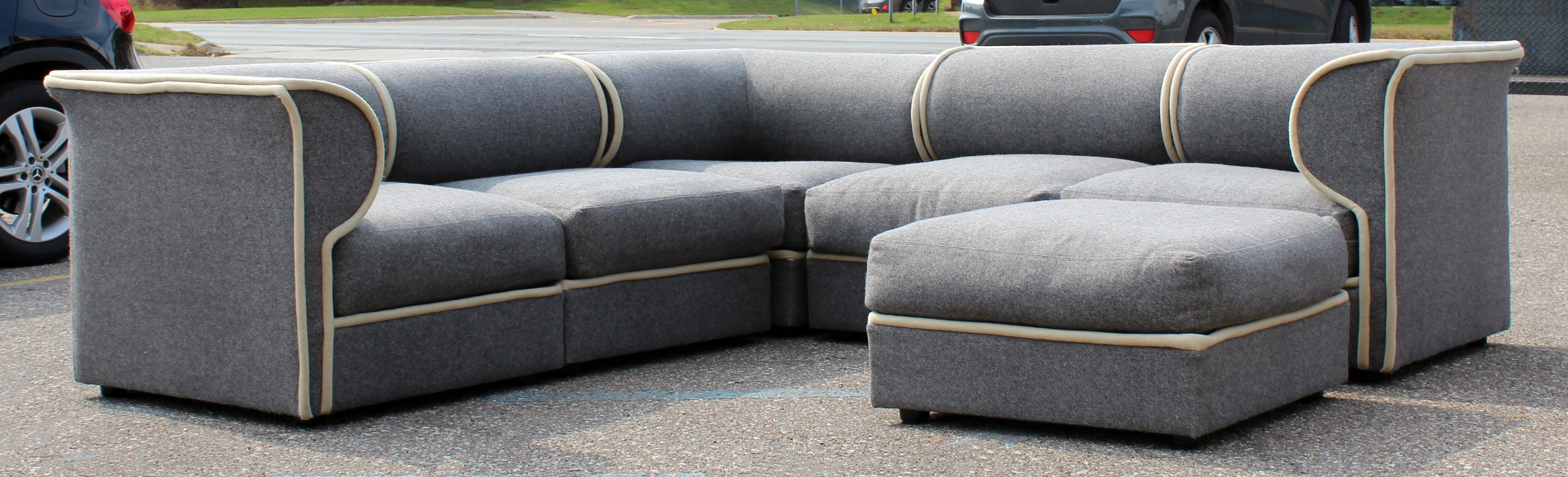 Contemporary Directional 5-Piece Curved Modular Sectional Sofa In Good Condition In Keego Harbor, MI