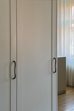 Contemporary Türgriff/Knauf 'Suave' von Spaces Within, Messing dunkel