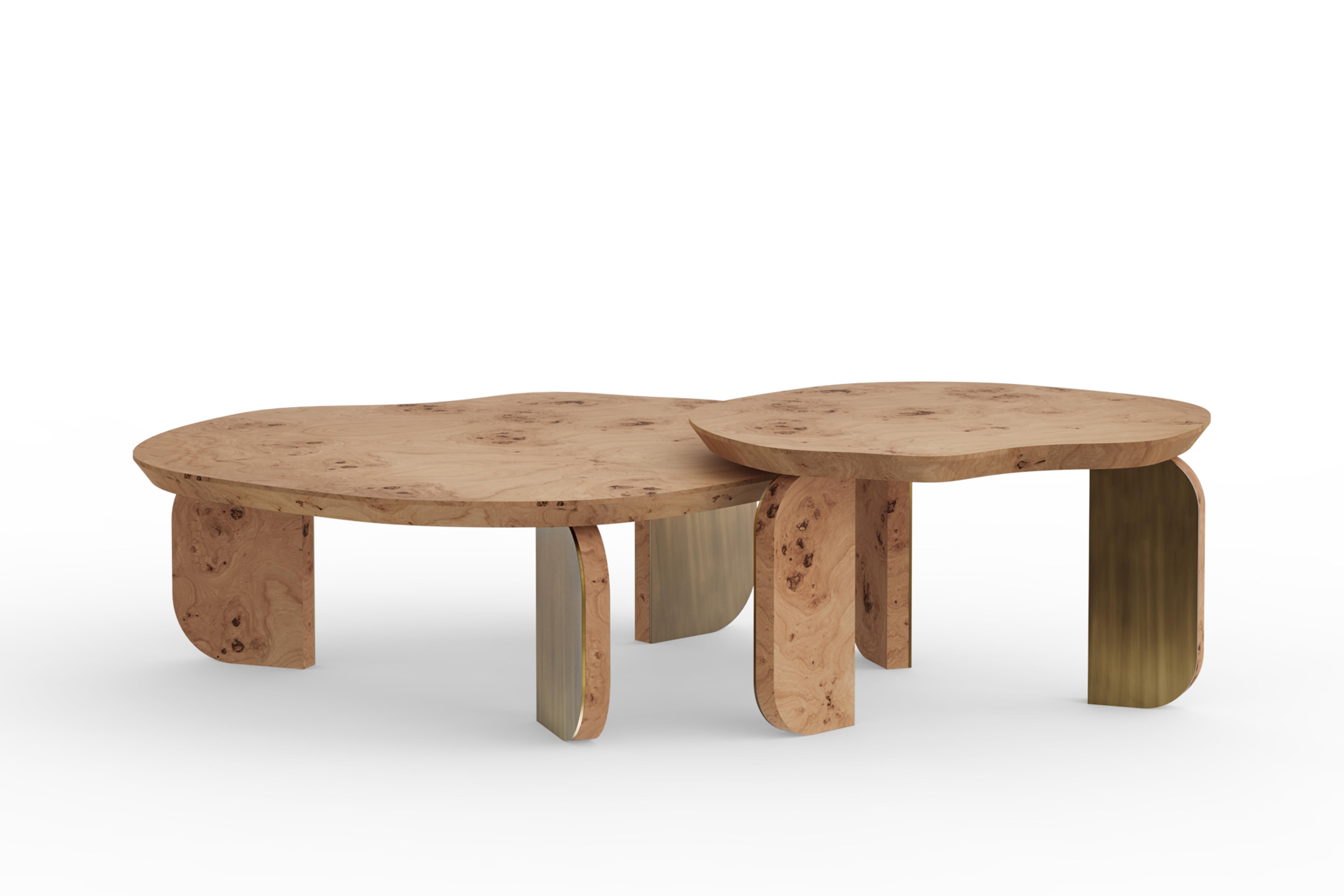 Mid-Century moderno Tavolino da caffè contemporaneo Dornes, set/2, radice di Oak, fatto a mano da Greenapple in vendita