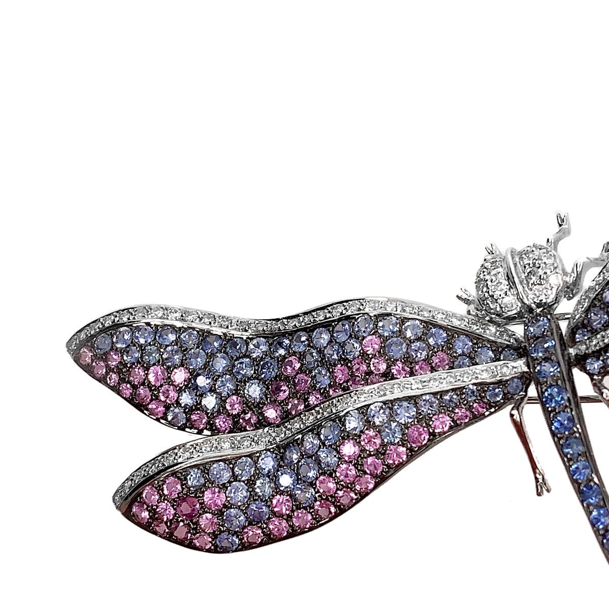 Contemporary Dragonfly Multicolored Blue and Pink Sapphire Diamond Brooch In Excellent Condition For Sale In New York, NY