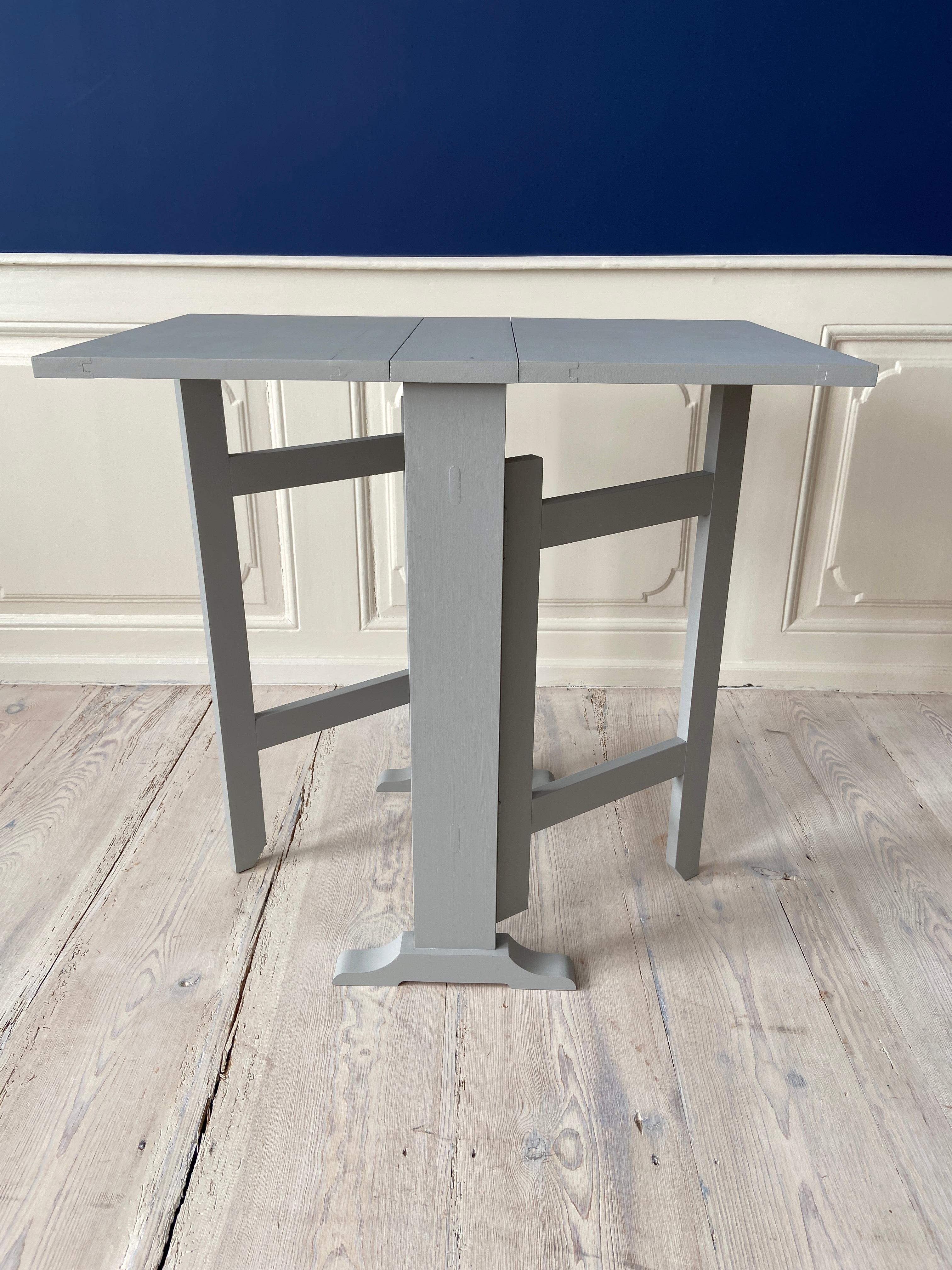 Contemporary Drop Leaf Table in Grey Painted Wood, Belgium  4
