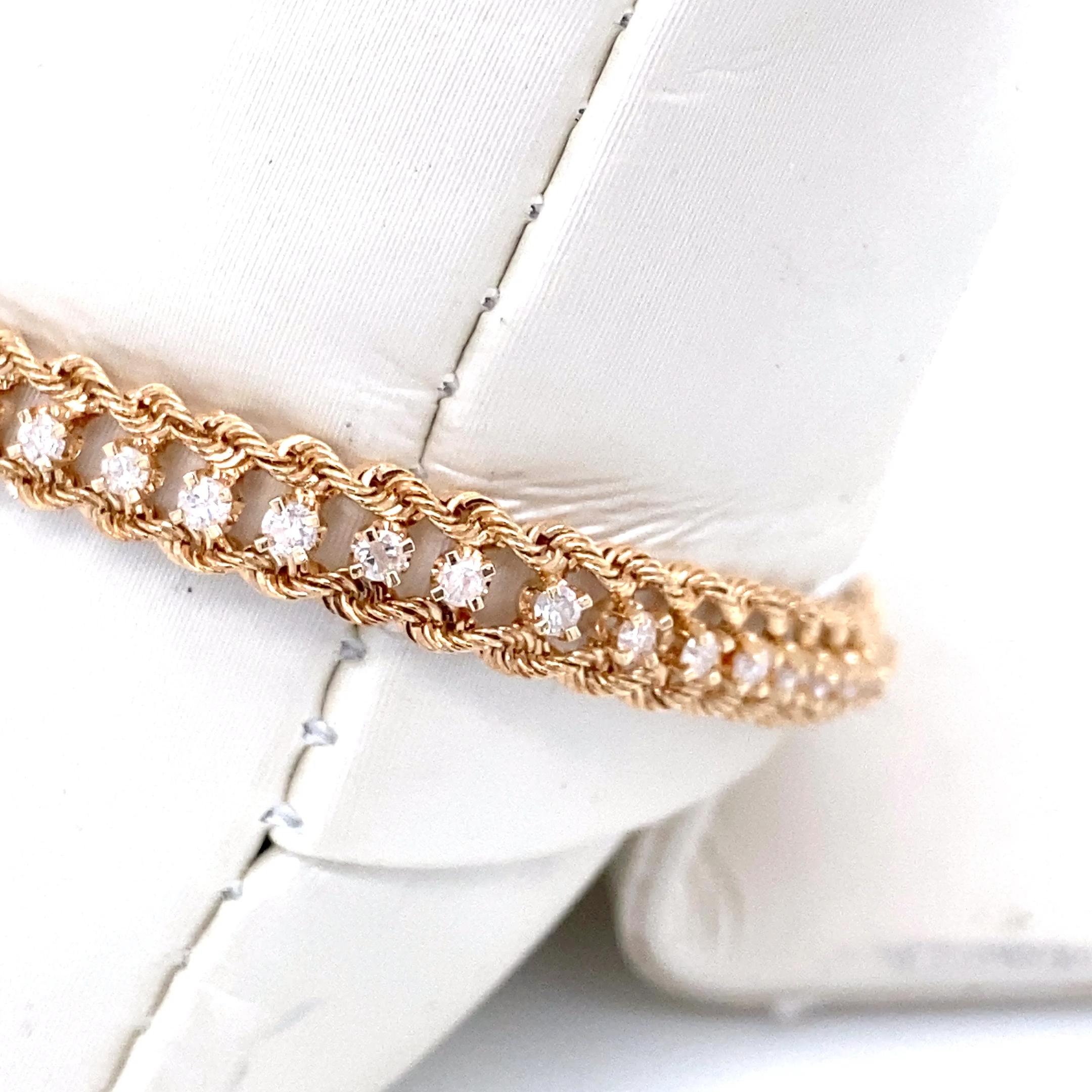 Taille ronde Bracelet contemporain en or jaune 14 carats avec deux cordes et une ligne de diamants de 1,40 carat 7