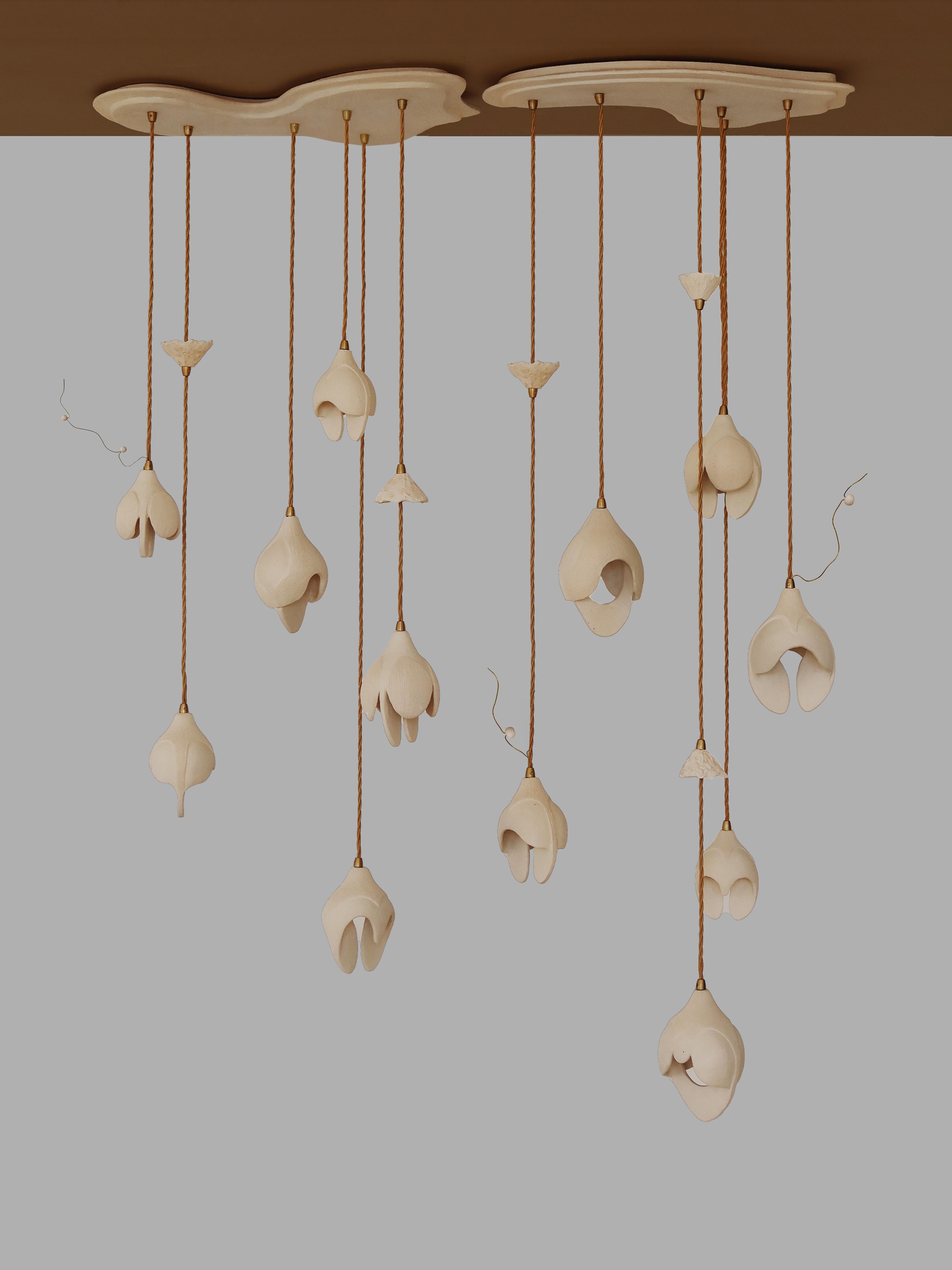 Profundamente intrigado por el surrealismo, a Ernst le intrigan los estudios de los pintores surrealistas sobre el tiempo, su paso y su vínculo con el entorno que les rodea para crear situaciones ilógicas. El artista ha aplicado esta noción para