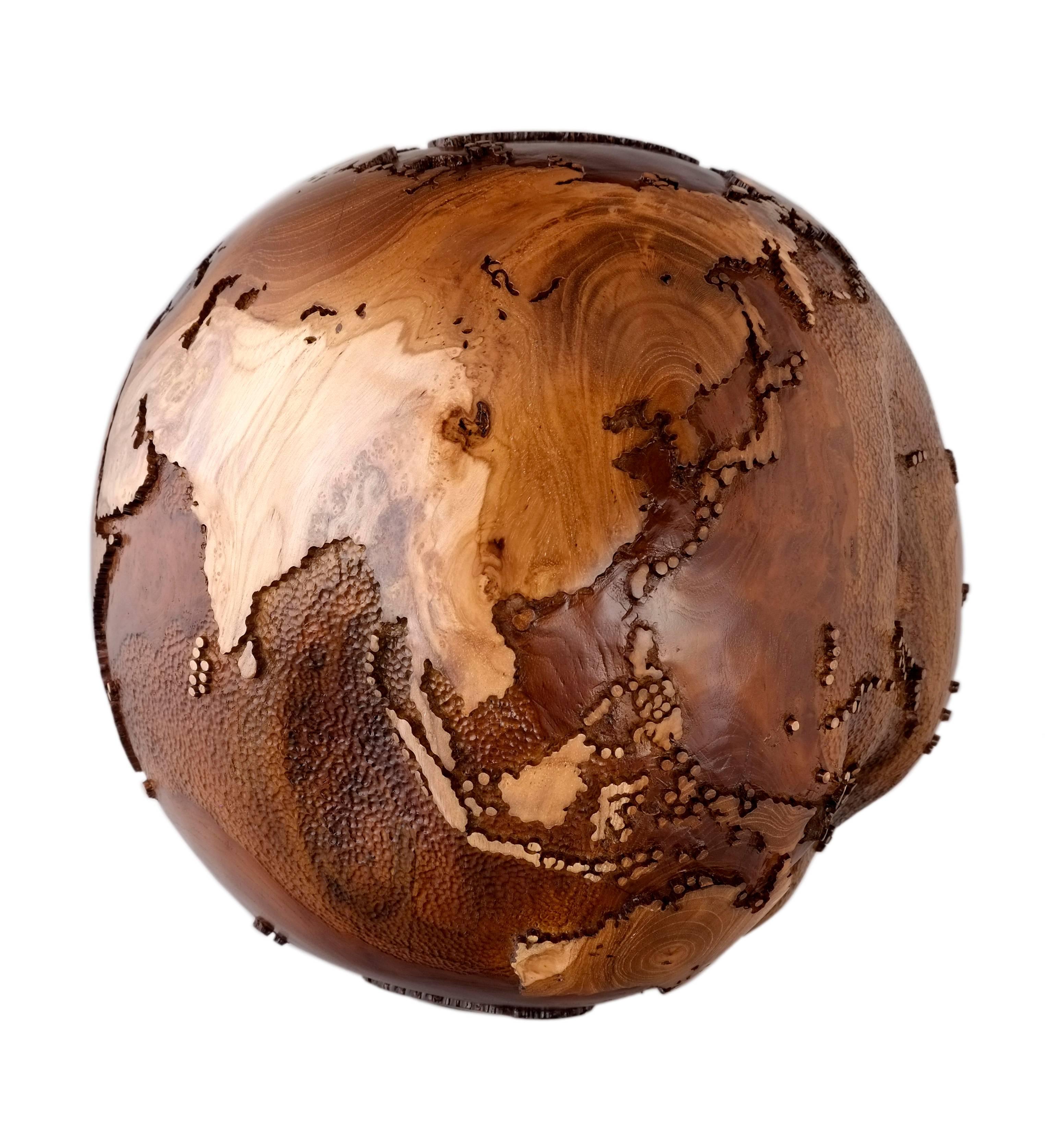 Organic Modern Contemporary Eclat Vibe Globe in Natural Burl and Hammered Skin Textured, 30cm For Sale