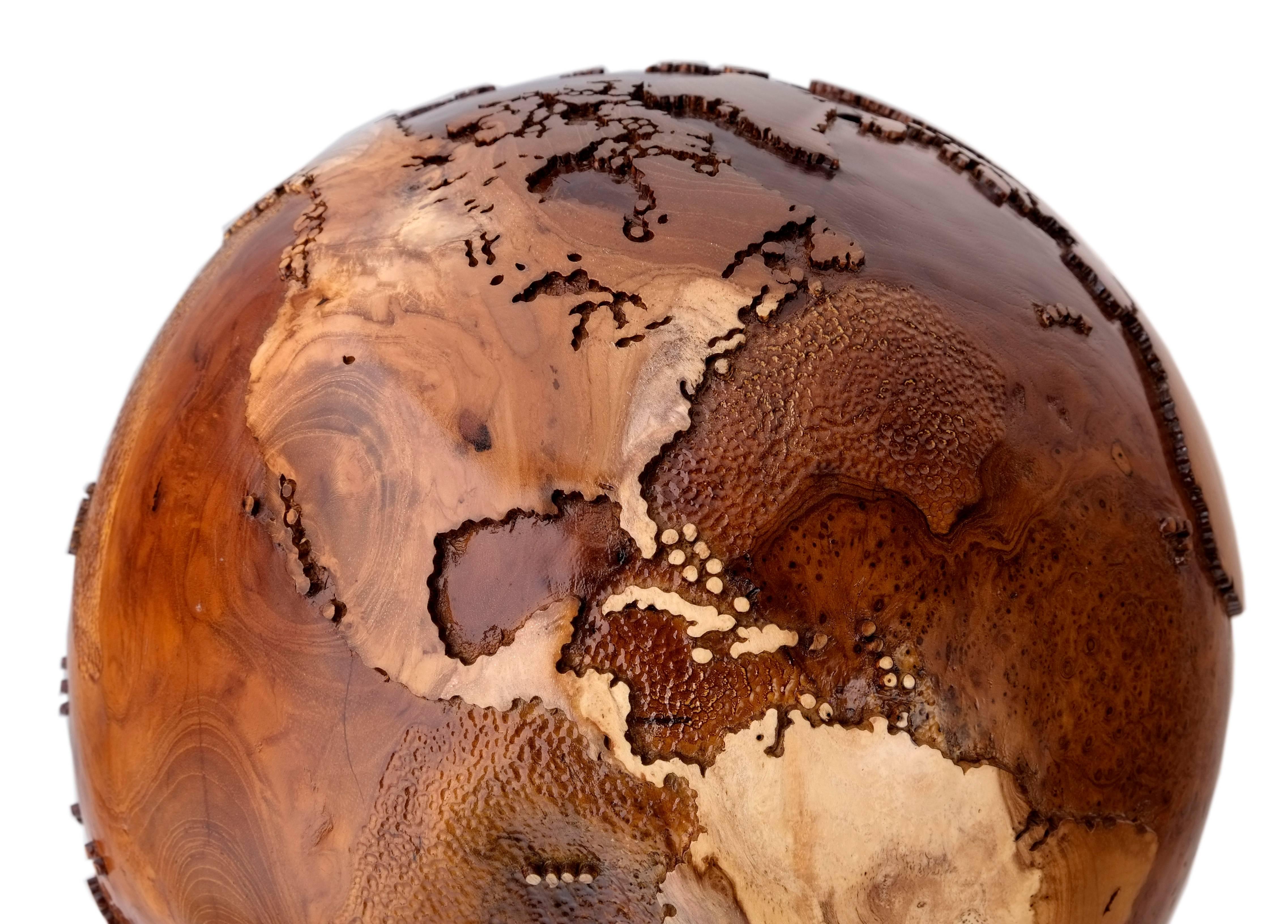 Balinese Contemporary Eclat Vibe Globe in Natural Burl and Hammered Skin Textured, 30cm For Sale