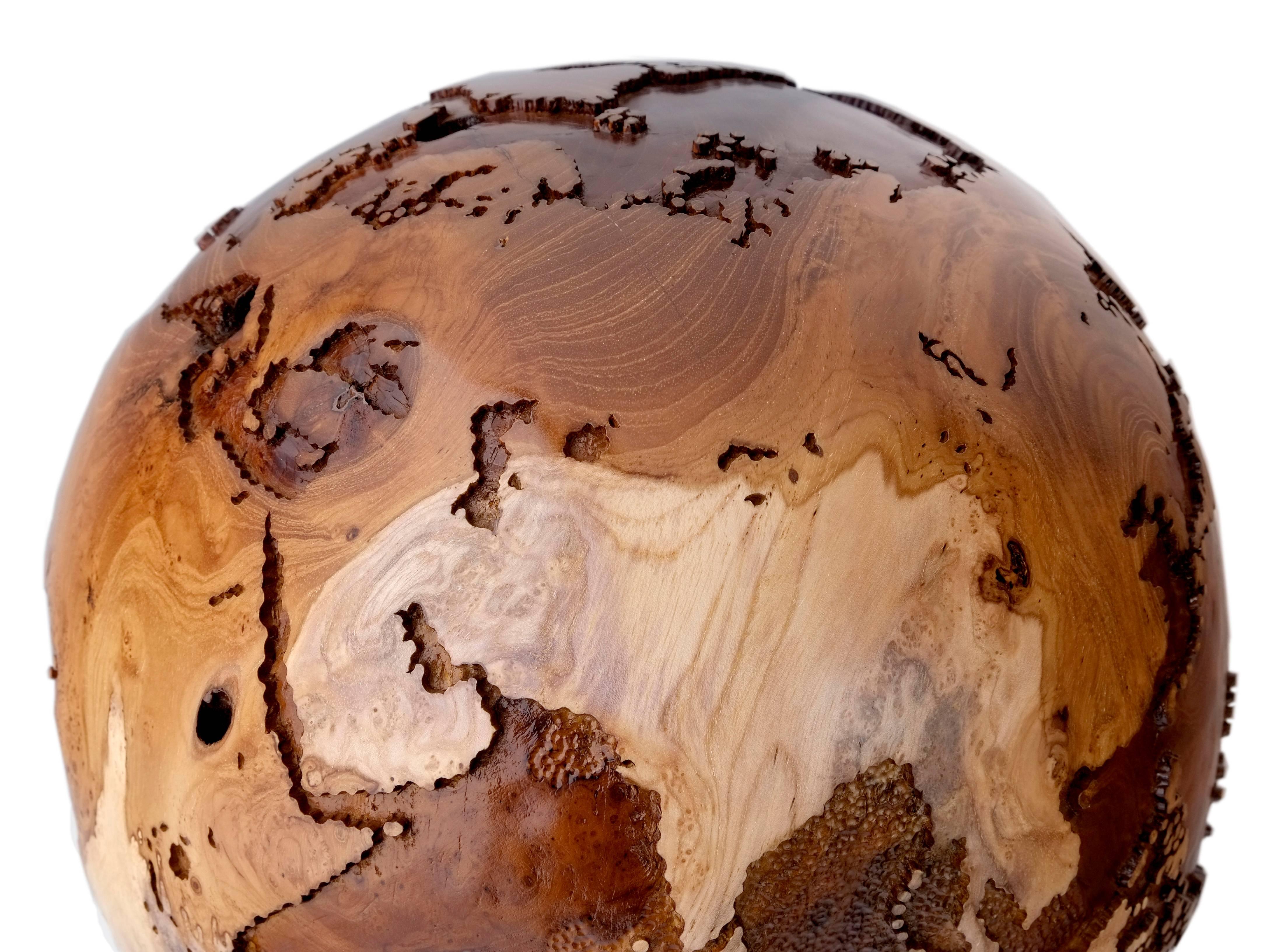 Contemporary Eclat Vibe Globe in Natural Burl and Hammered Skin Textured, 30cm In Excellent Condition For Sale In Saint-Ouen, FR