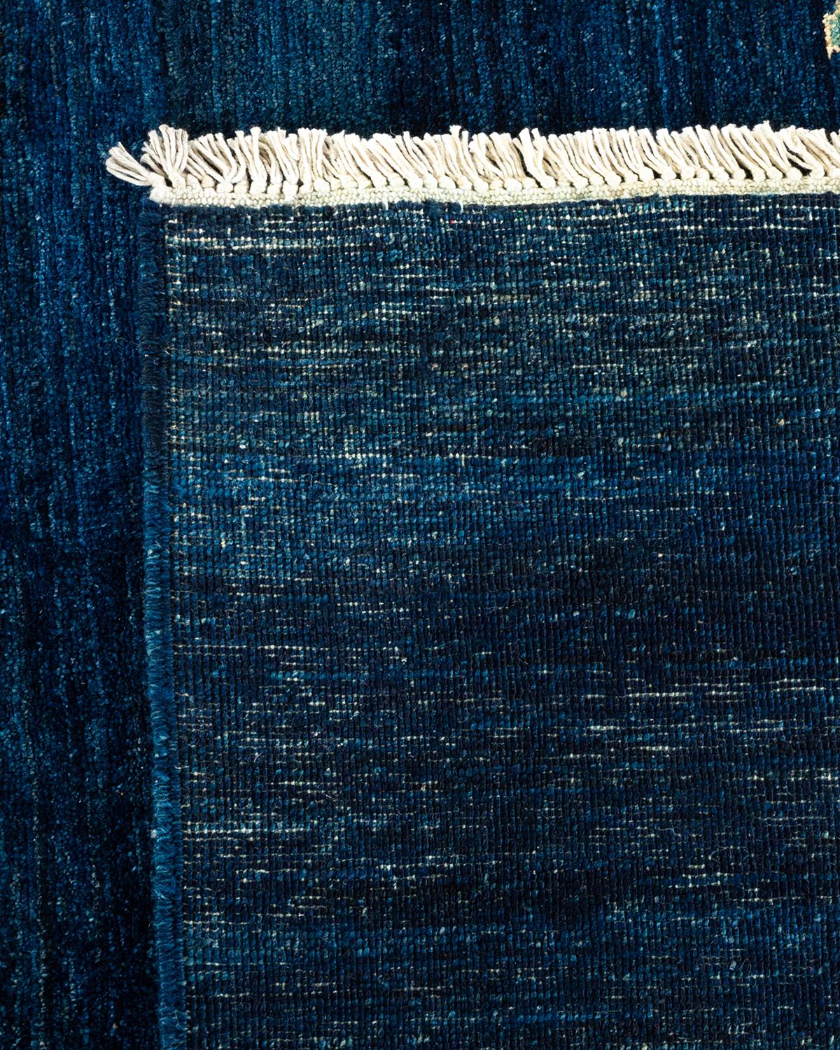 Contemporary Eclectic Handknotted Wool Blue Area Rug (21. Jahrhundert und zeitgenössisch) im Angebot