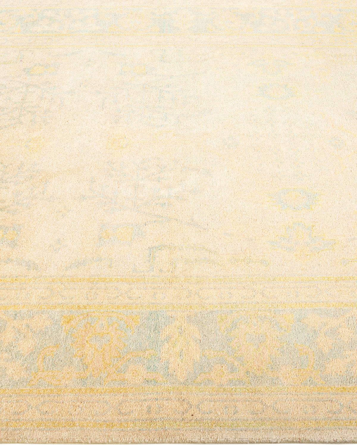 Contemporary Eclectic Hand Knotted Wool Ivory Area Rug In New Condition For Sale In Norwalk, CT