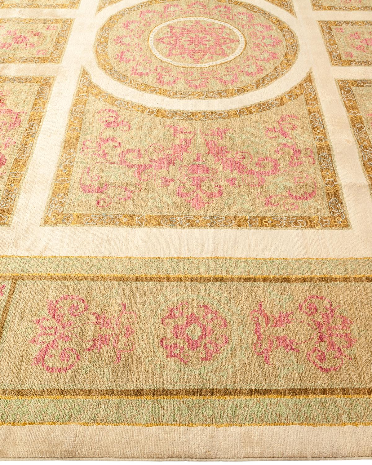 Contemporary Eclectic Hand Knotted Wool Ivory Area Rug  In New Condition For Sale In Norwalk, CT