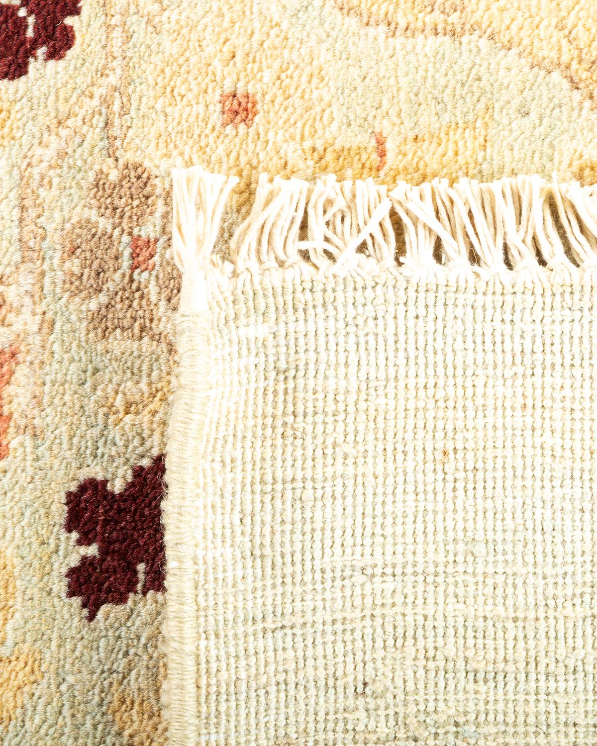 XXIe siècle et contemporain Tapis de sol contemporain éclectique en laine nouée à la main ivoire en vente