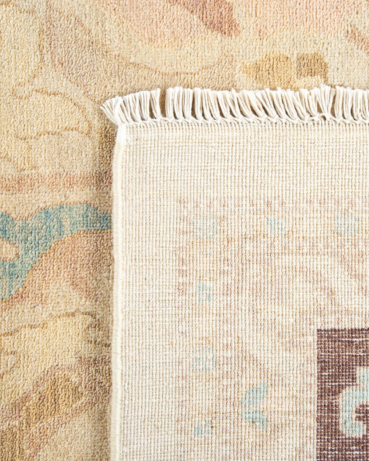 Contemporary Eclectic Hand Knotted Wool Ivory Area Rug (21. Jahrhundert und zeitgenössisch) im Angebot