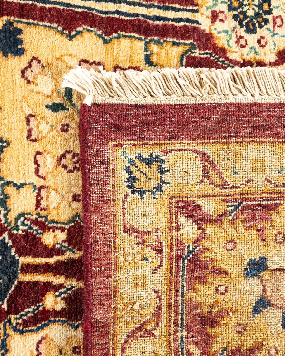 XXI secolo e contemporaneo Tappeto contemporaneo eclettico in lana annodata a mano di colore rosso in vendita