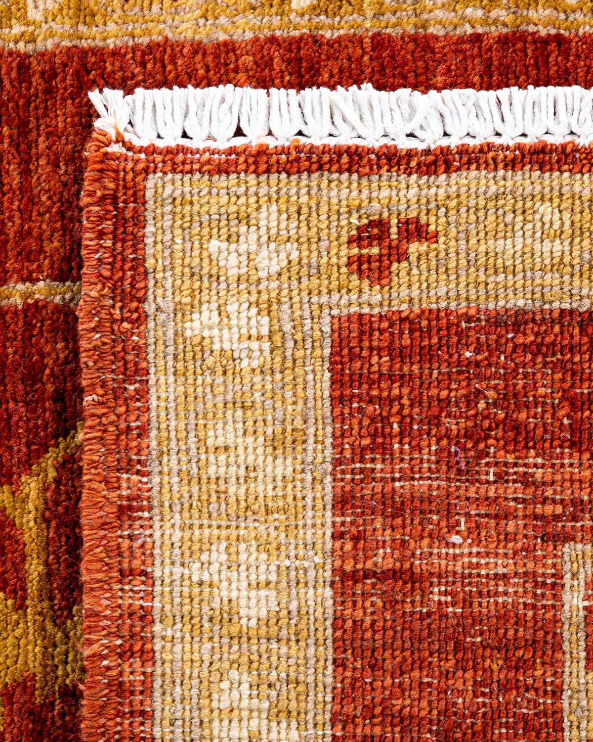 Contemporary Eclectic Hand Knotted Wool Red Runner (21. Jahrhundert und zeitgenössisch) im Angebot