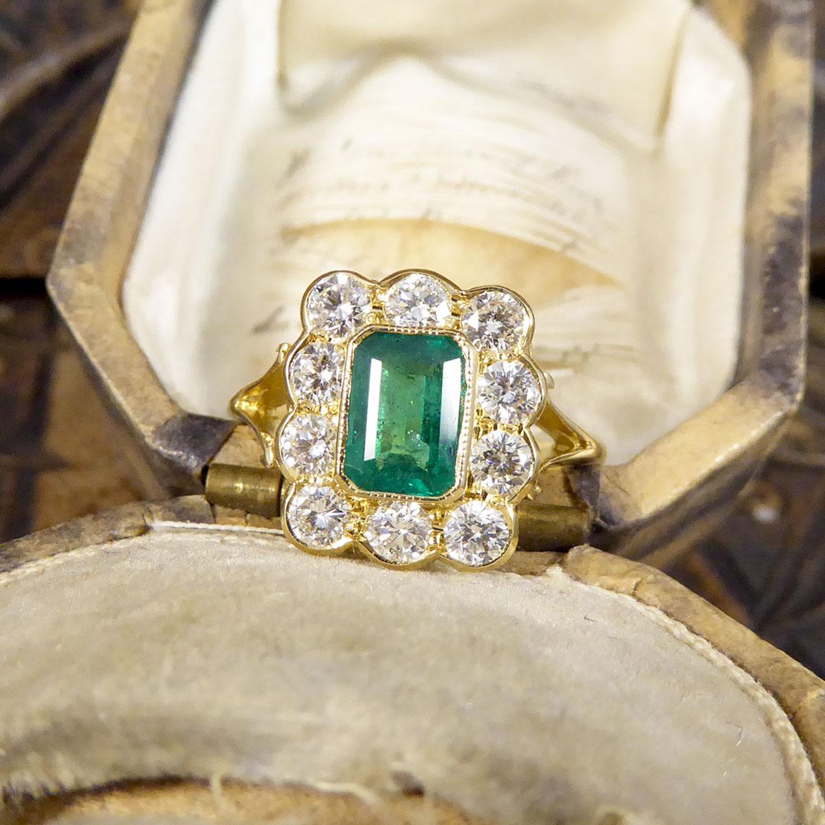 Contemporary Edwardian Style 0.90ct Emerald & Diamond Cluster Ring in 18ct Gold For Sale 3