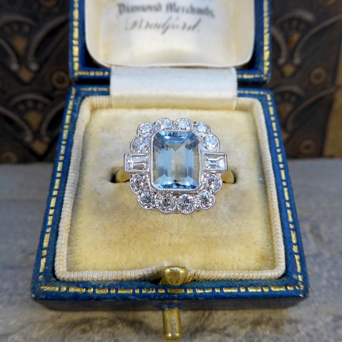 Women's or Men's Contemporary Edwardian Style 1.50 Carat Aquamarine and Diamond Ring in 18ct Gold