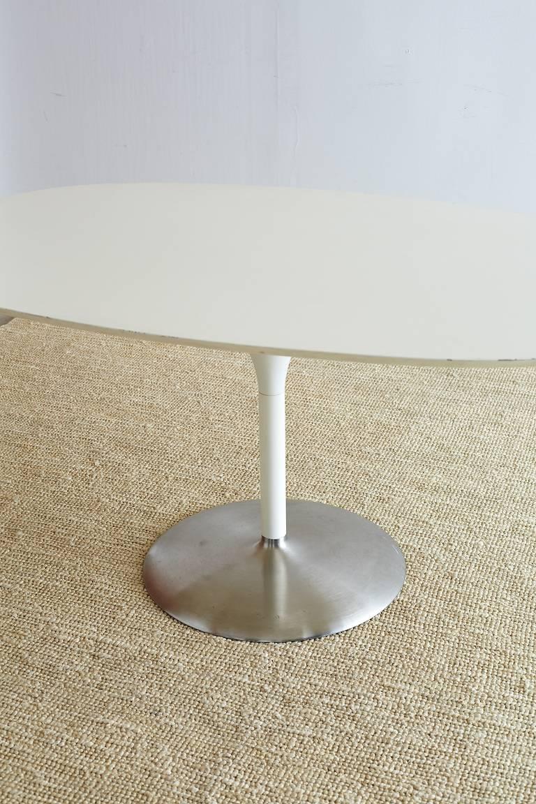 Mid-Century Modern Contemporary Eero Saarinen Style Oval Tulip Table
