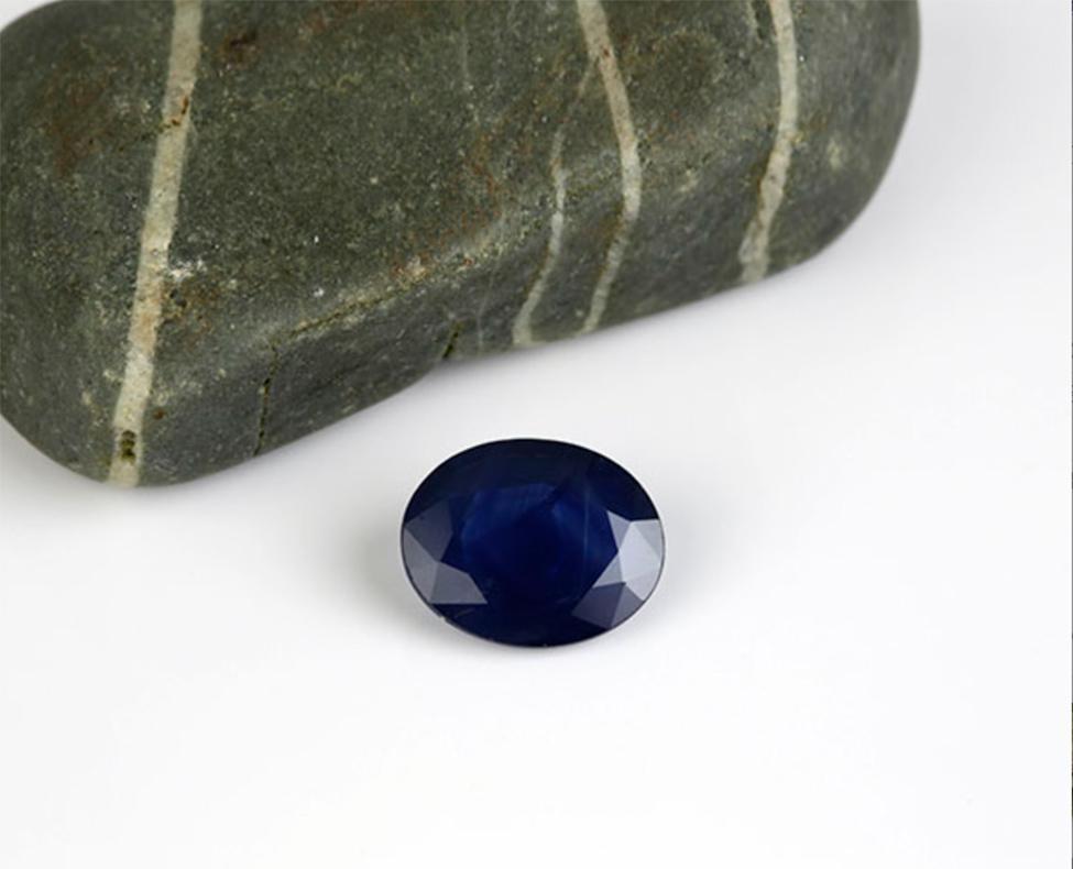 Bague contemporaine en or jaune dix-huit carats, fleur de tabac en forme de grappe de cocktail Pour femmes en vente