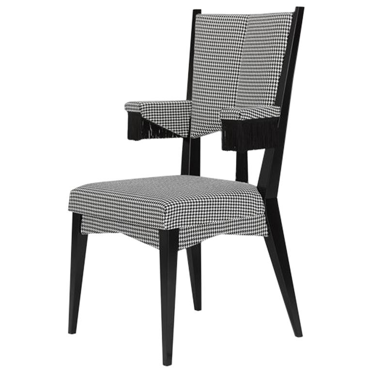 Black and white vintage fabric. An embroidered rose and a black tassel on the backrest, give this chair its light feminine appeal. A Minimalist structure, highlighted by a black design.
Solid beech structure with semi gloss black varnish. Except for