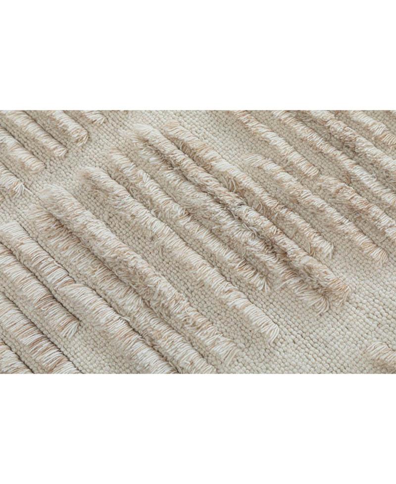Contemporary Elegance: One-of-a-Kind Beige Tufted Rug 5'x8' In New Condition For Sale In New York, US