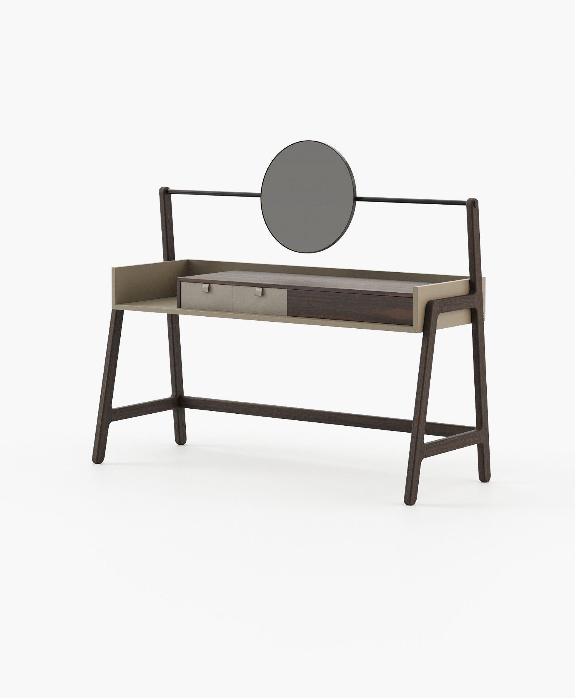 Cette élégante coiffeuse est une pièce sophistiquée et polyvalente conçue pour rehausser n'importe quel espace de coiffure. D'une esthétique élégante et moderne, ce meuble est fabriqué avec une structure en bois massif et est disponible dans une