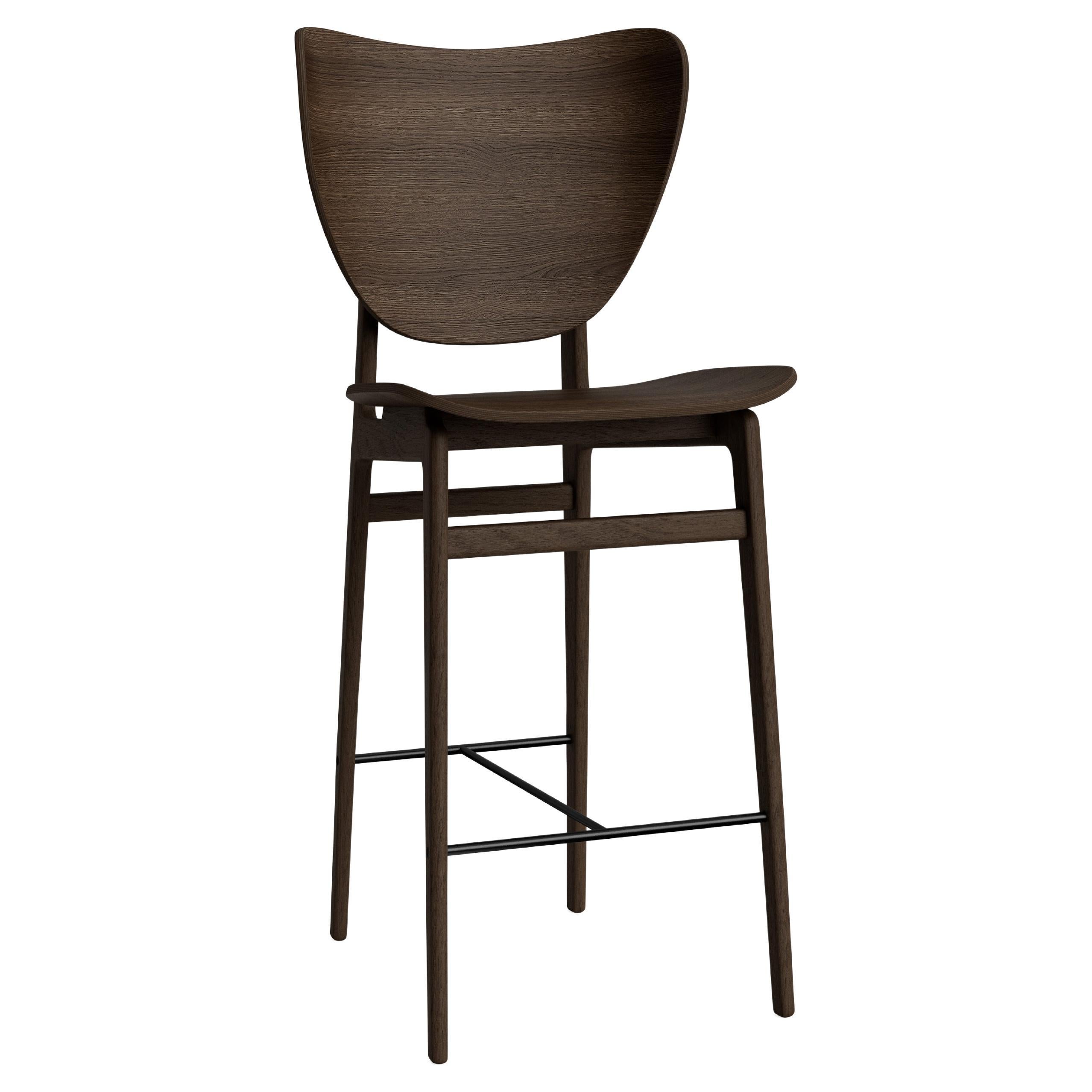 Chaise de bar contemporaine "Elephant" de Norr11, chêne fumé foncé en vente