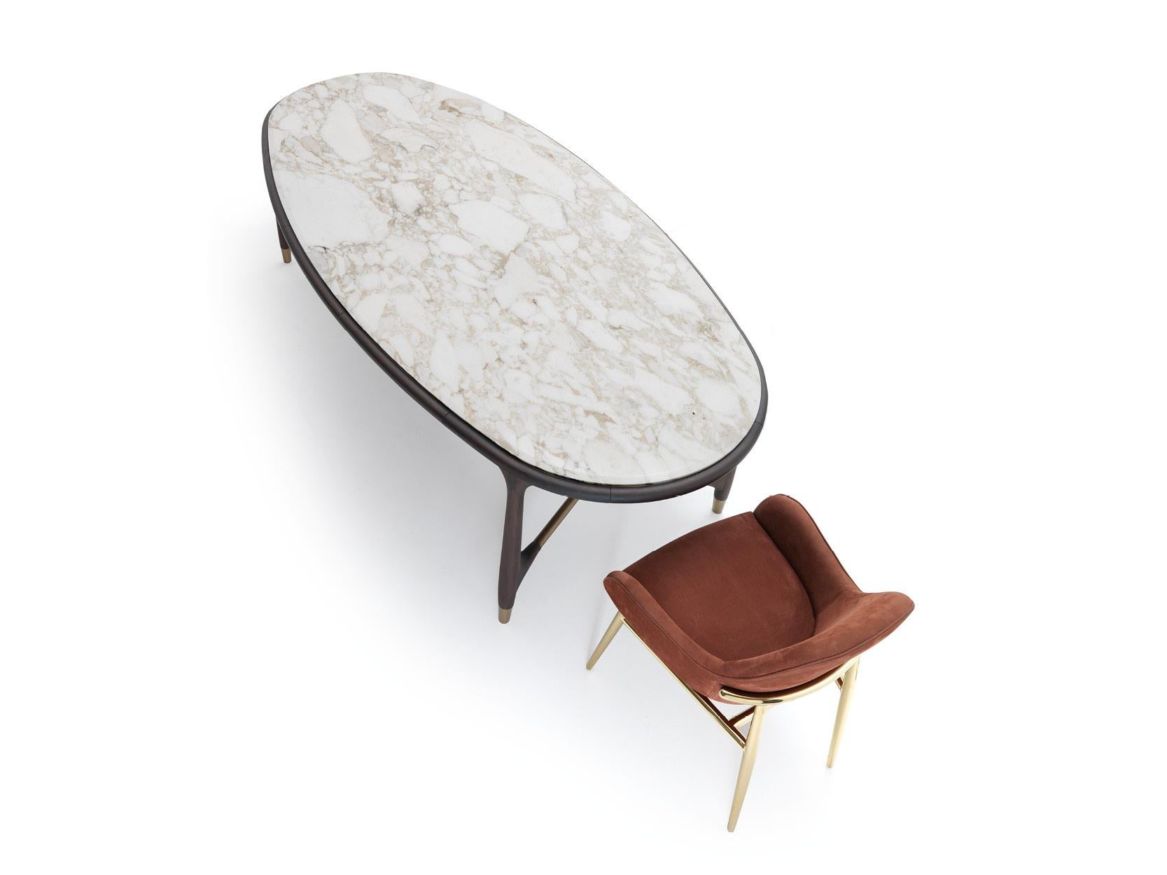 Mesa ovalada contemporánea Elisee Latón Mármol Madera de Castello Lagravinese Studio Moderno en venta