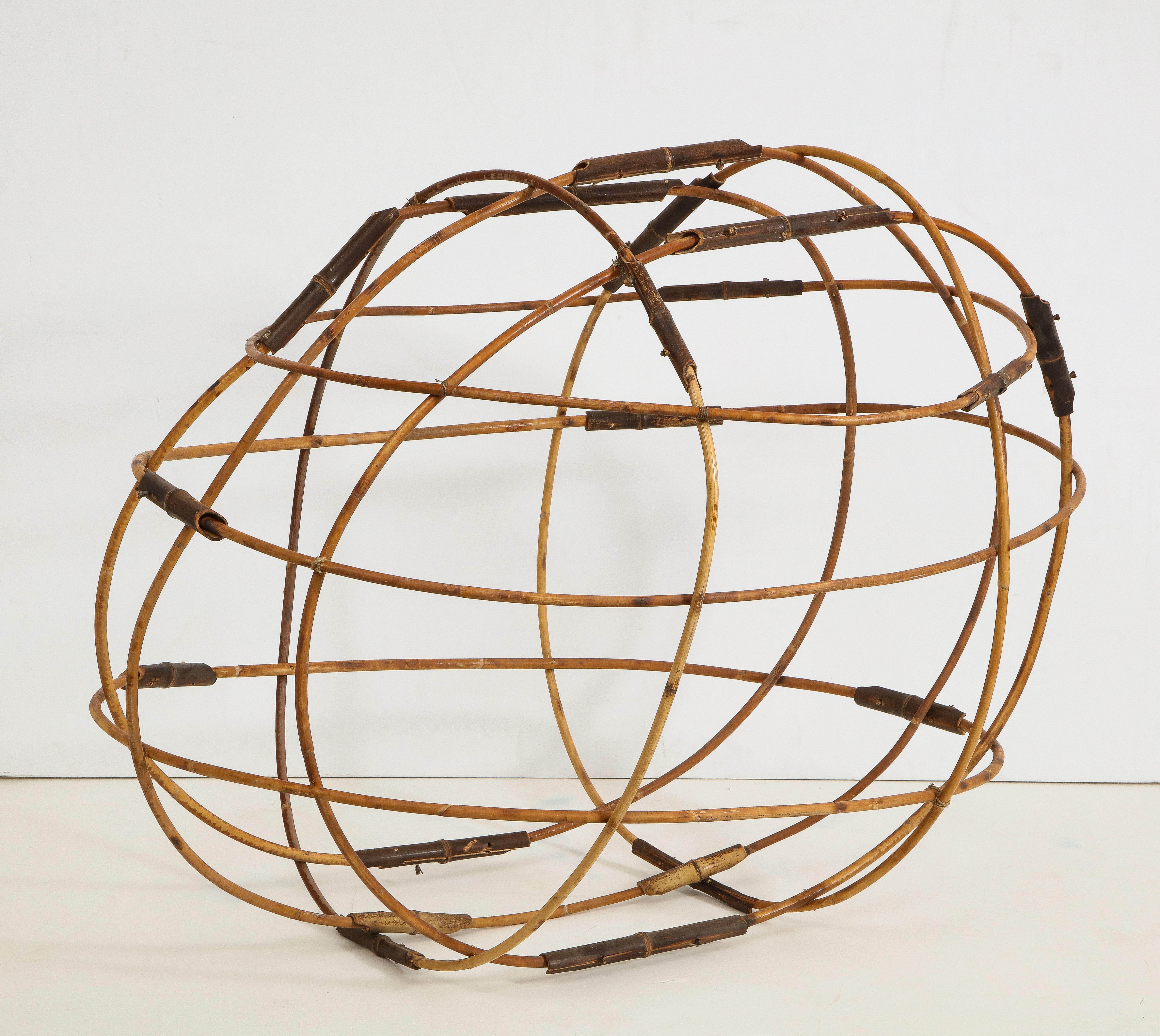 20ième siècle Sculpture contemporaine en bambou elliptique en vente