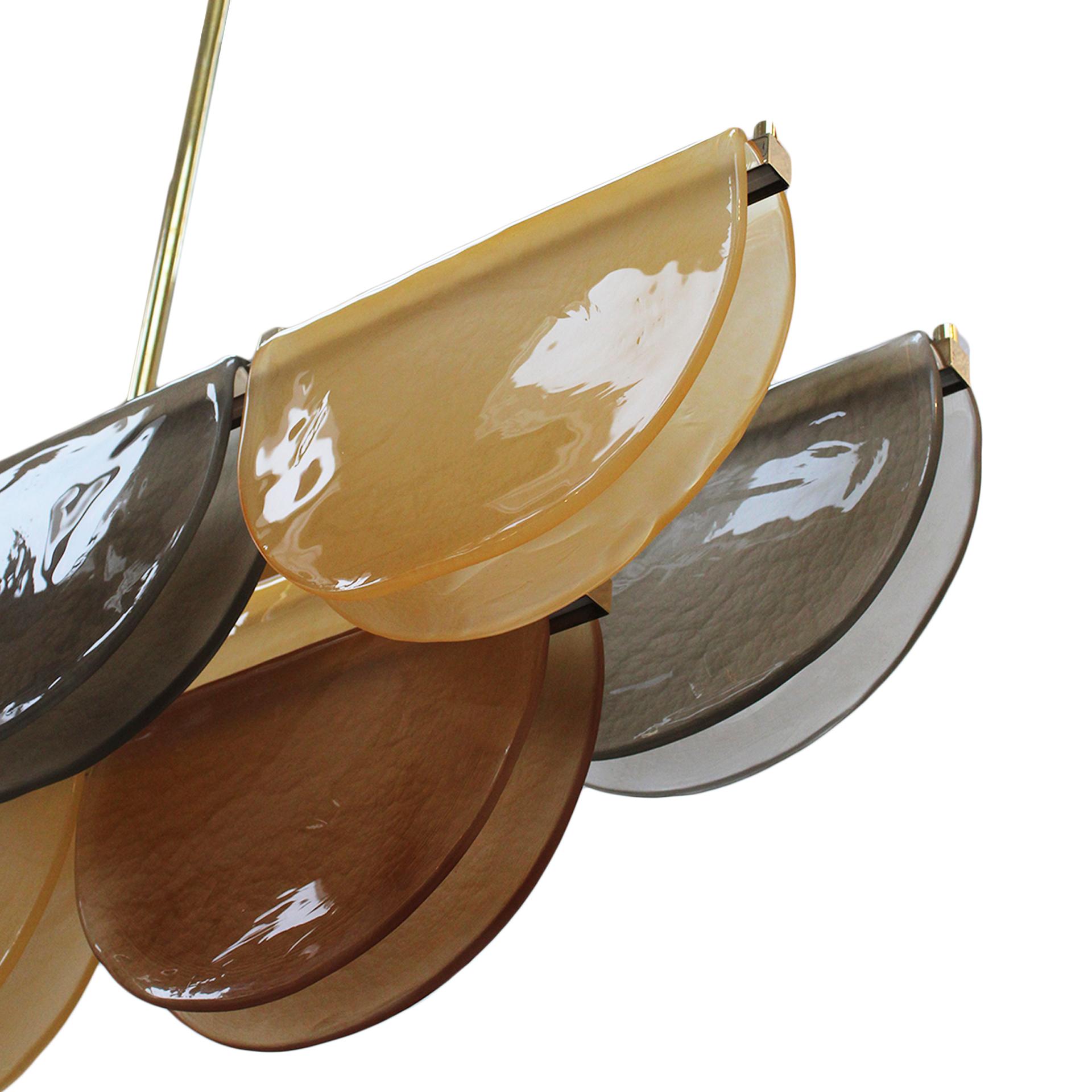 Zeitgenössische Deckenleuchte aus Murano-Glas und Messing in Erdtönen, Italien im Zustand „Gut“ im Angebot in Ibiza, Spain