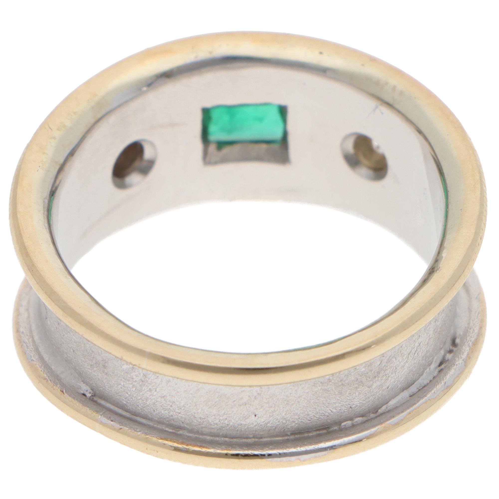 Anello contemporaneo con smeraldo e diamante di epoca etrusca In condizioni ottime in vendita a London, GB