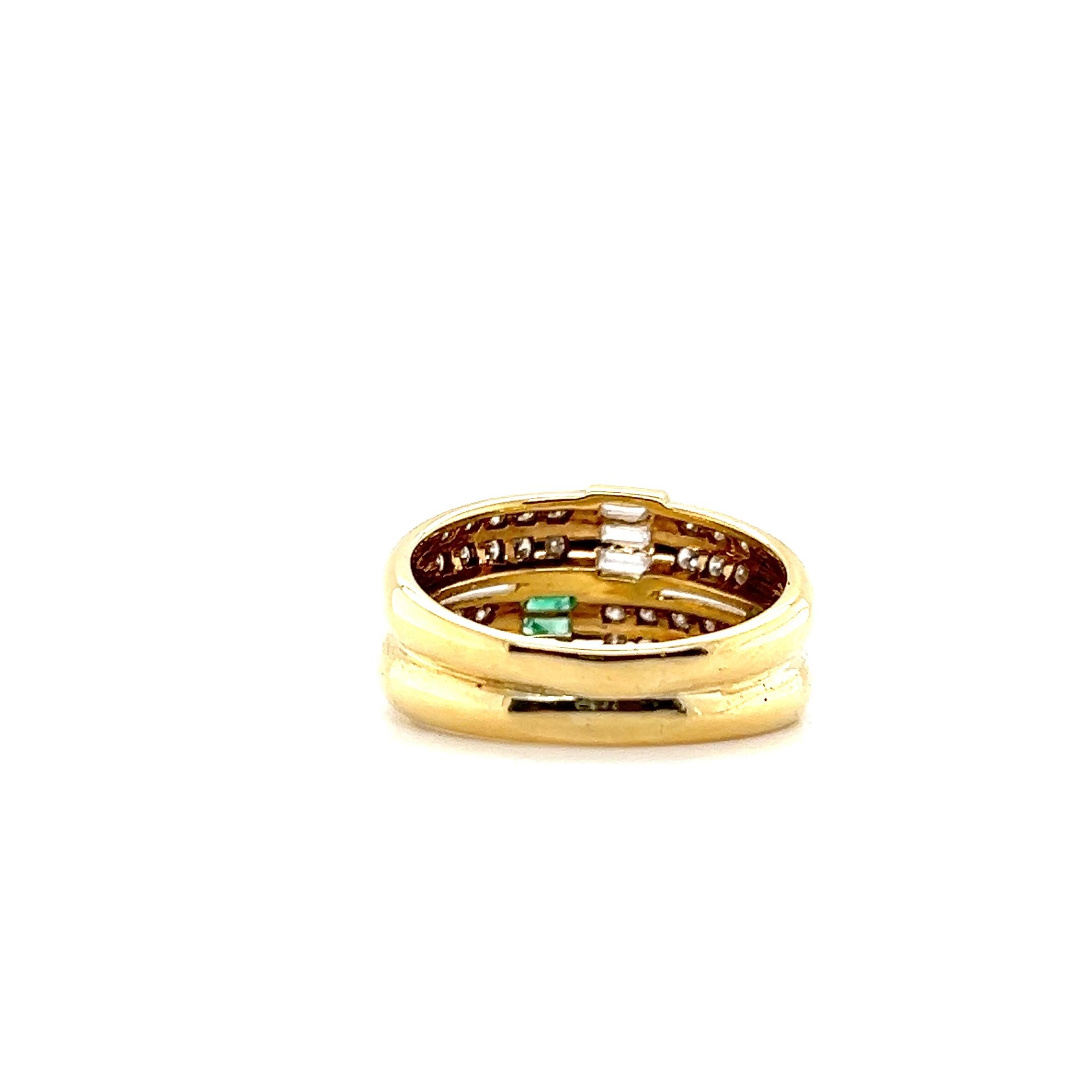 Contemporary Emerald and Diamond Yellow Gold Statement Ring For Sale 2