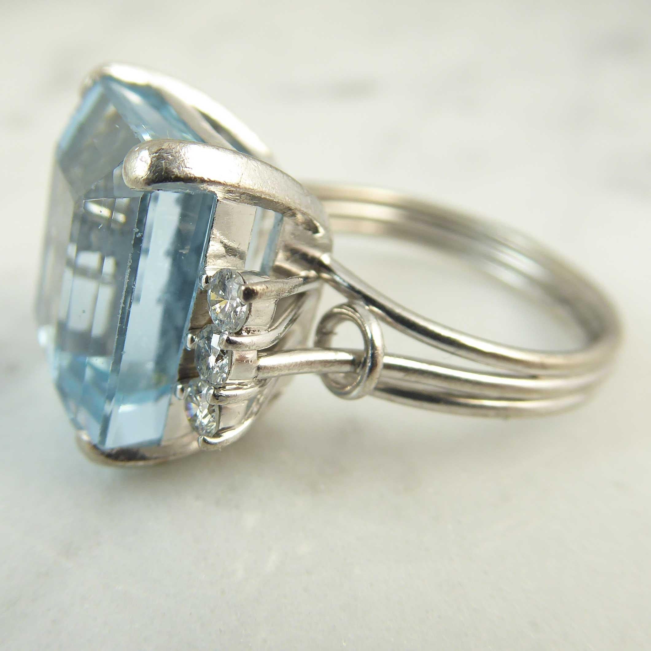 Art Deco Contemporary Emerald Cut Aquamarine Diamond Ring, 8.43 Carat, White Gold