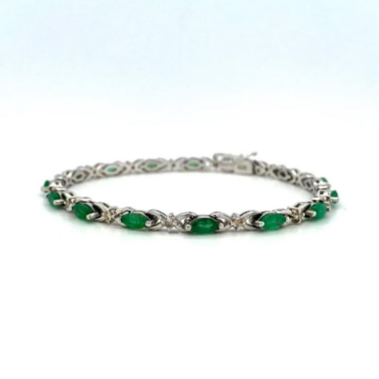 Art Deco Contemporary Emerald Diamond Bracelet Gift for Mom in .925 Sterling Silver For Sale