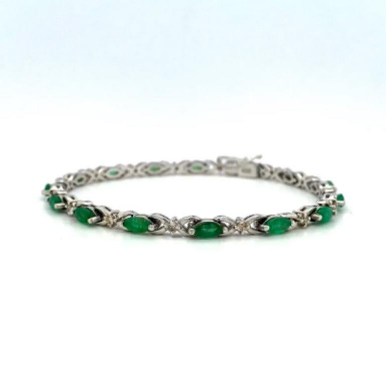 Art Deco Contemporary Emerald Diamond Bracelet Gift for Mom in 925 Sterling Silver For Sale
