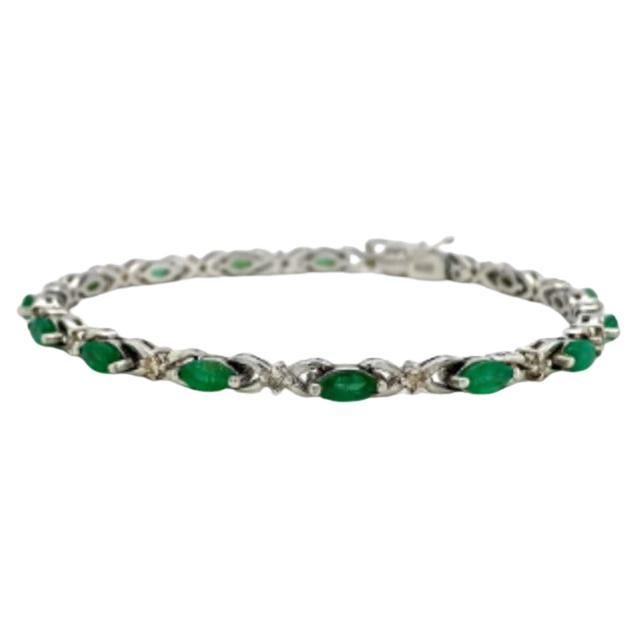 Contemporary Emerald Diamond Bracelet Gift for Mom in .925 Sterling Silver For Sale