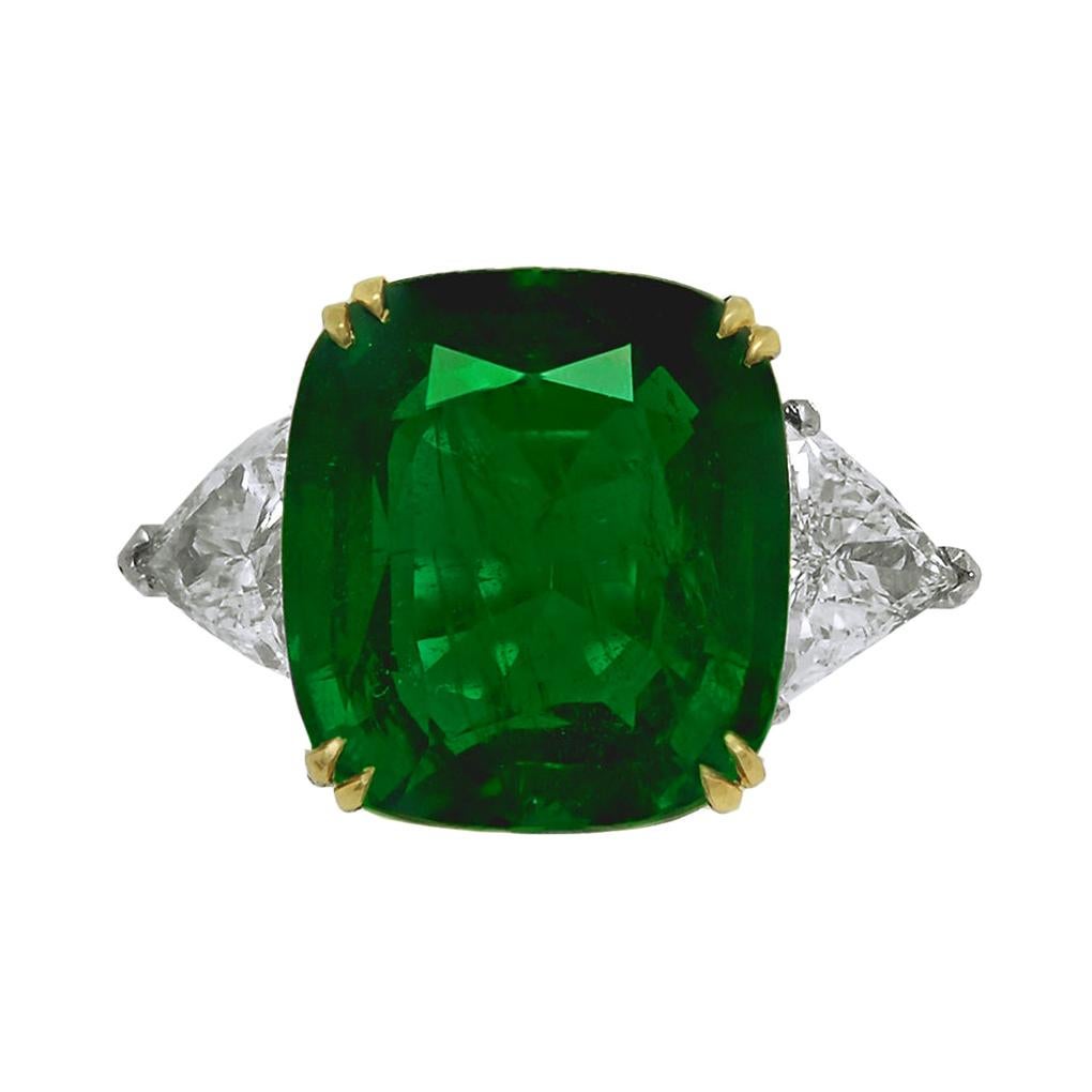 Contemporary Emerald Diamond Ring 11.44 cts For Sale