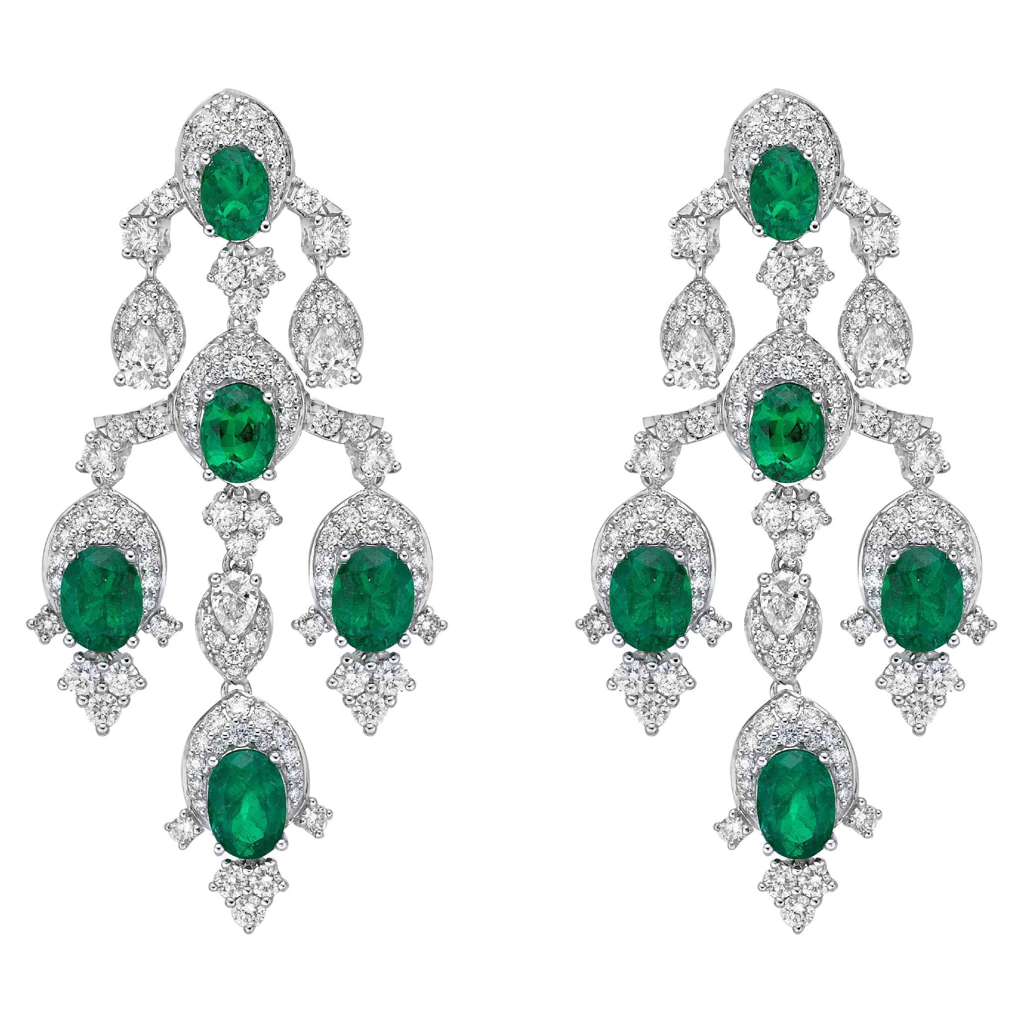 Contemporary Emerald Earrings in 18 Karat White Gold with Diamond