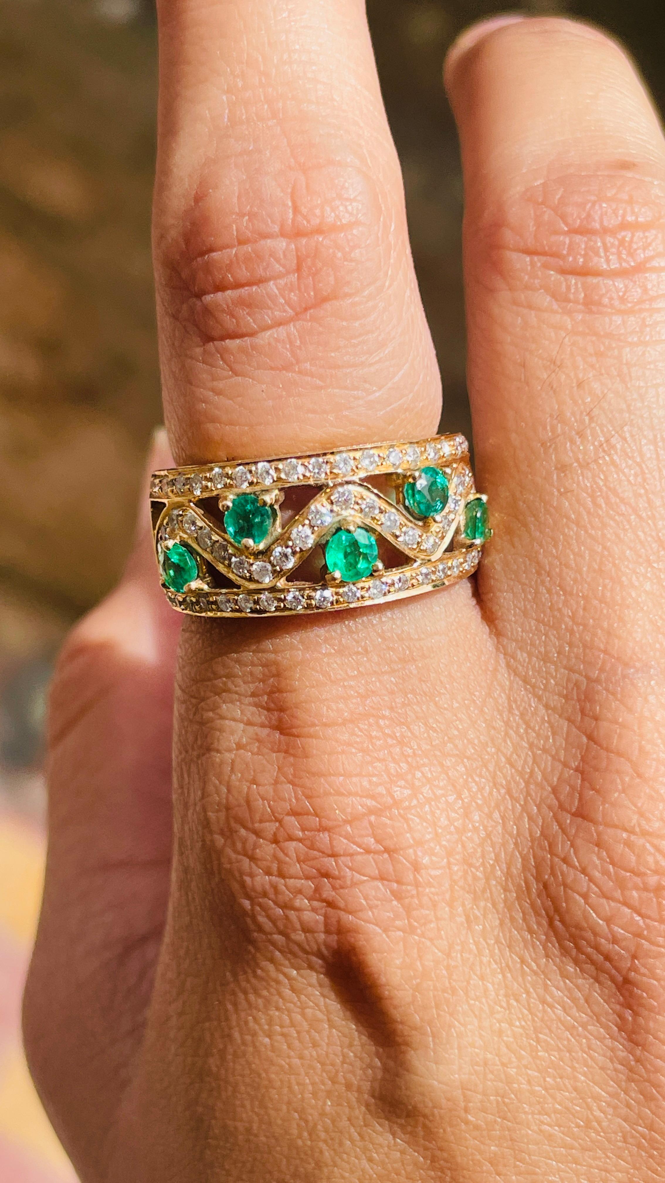 For Sale:  Contemporary Emerald Wedding Band with Diamonds in 18k Solid Yellow Gold 8