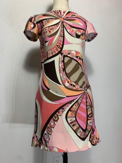 Contemporary Emilio Pucci Mod-Style Short-Sleeved Day Dress in Taupe Pink Print