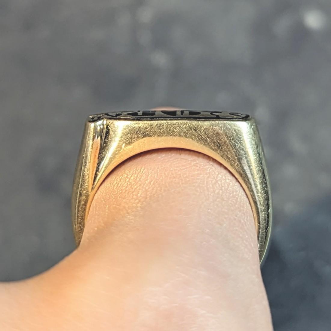 Bague de chevalière contemporaine en émail et or jaune 14 carats avec cartouche Revive égyptienne en vente 6