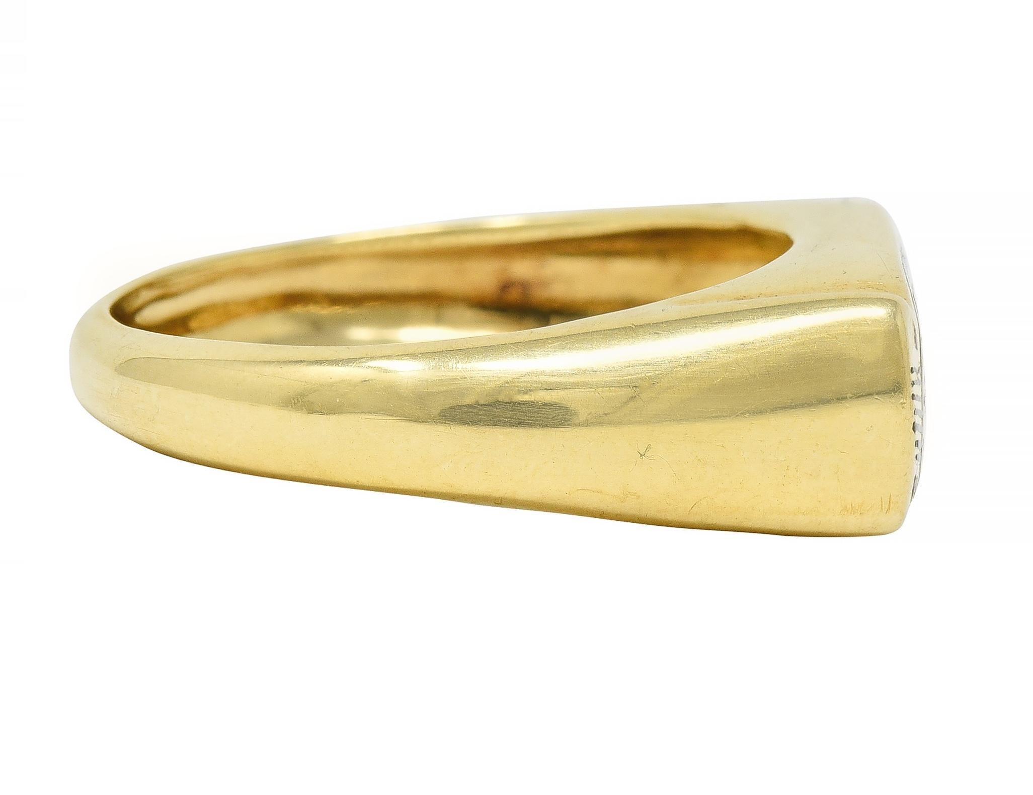 Bague de chevalière contemporaine en émail et or jaune 14 carats avec cartouche Revive égyptienne Excellent état - En vente à Philadelphia, PA