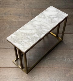 Contemporary Elio Side Table in Arabescato Marble and Antique Brass Finish