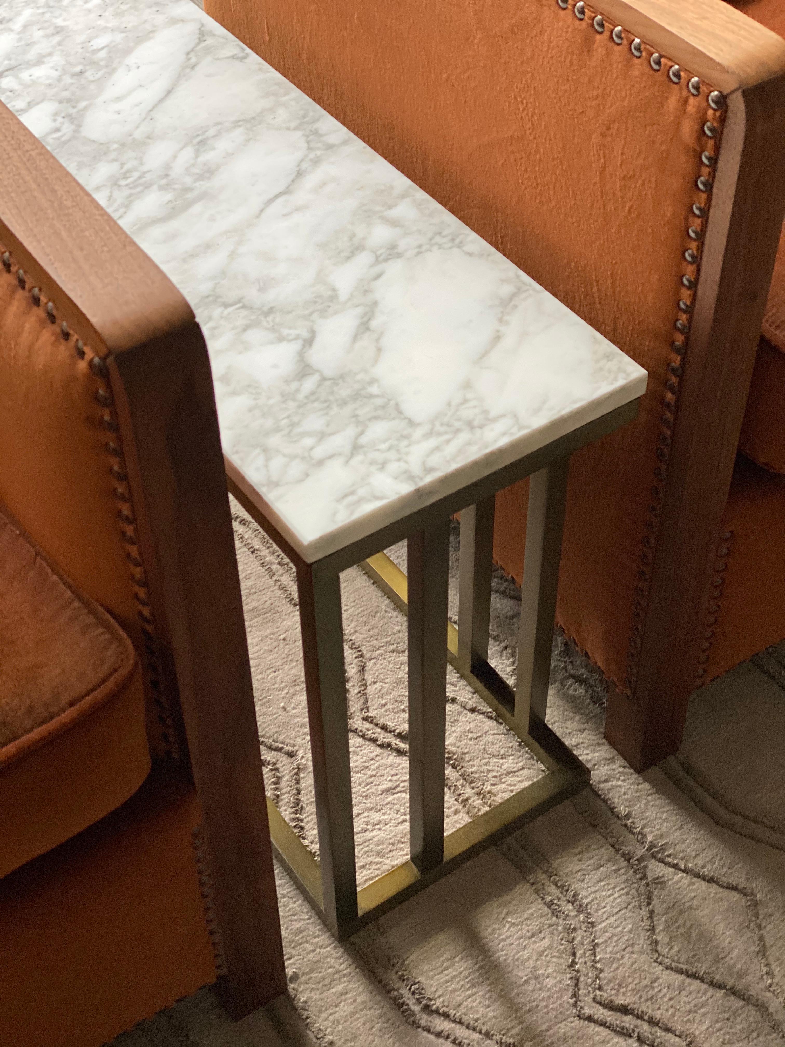 British Contemporary Elio Side Table in Arabescato Marble and Antique Brass Finish For Sale