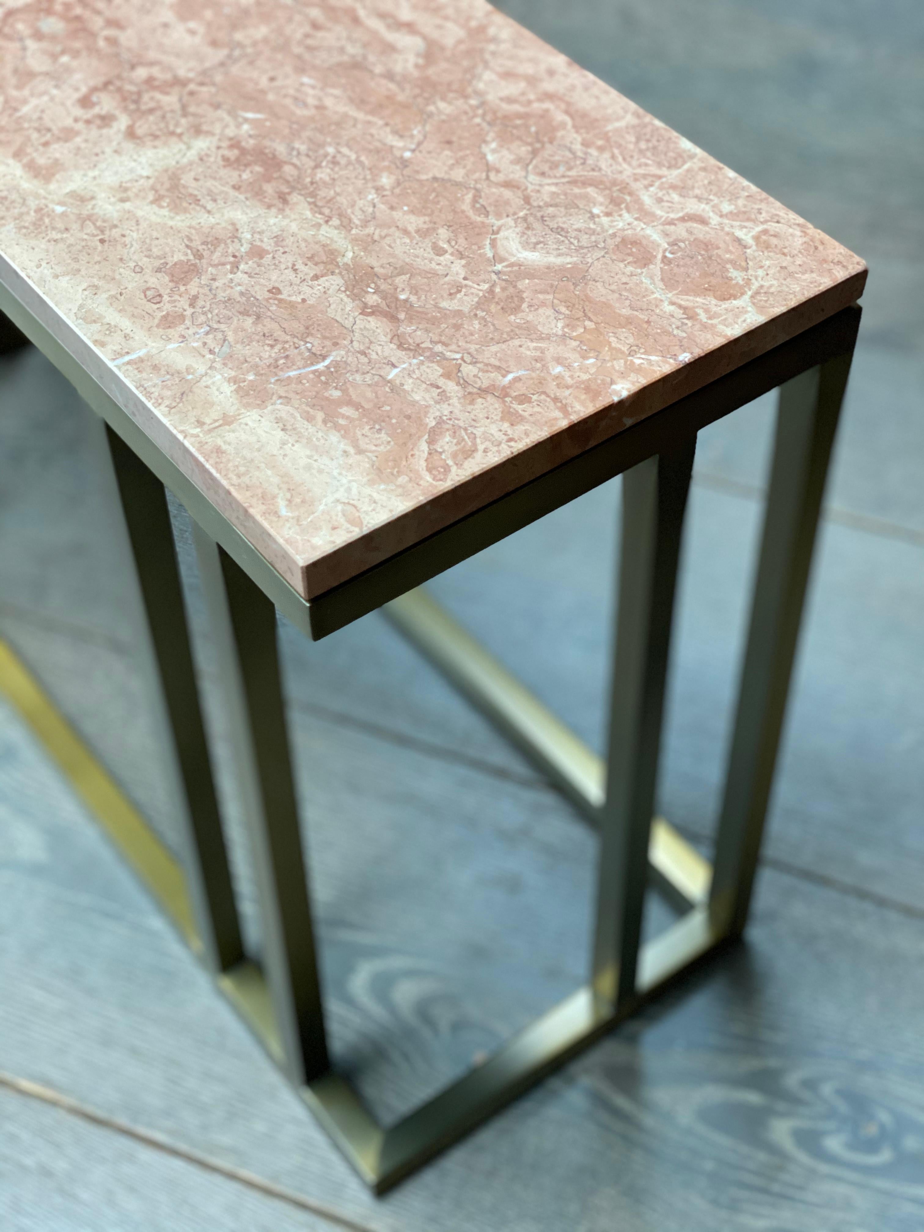 Contemporary ELIO Side Table in Pink Marble and Antique Brass Finish 5