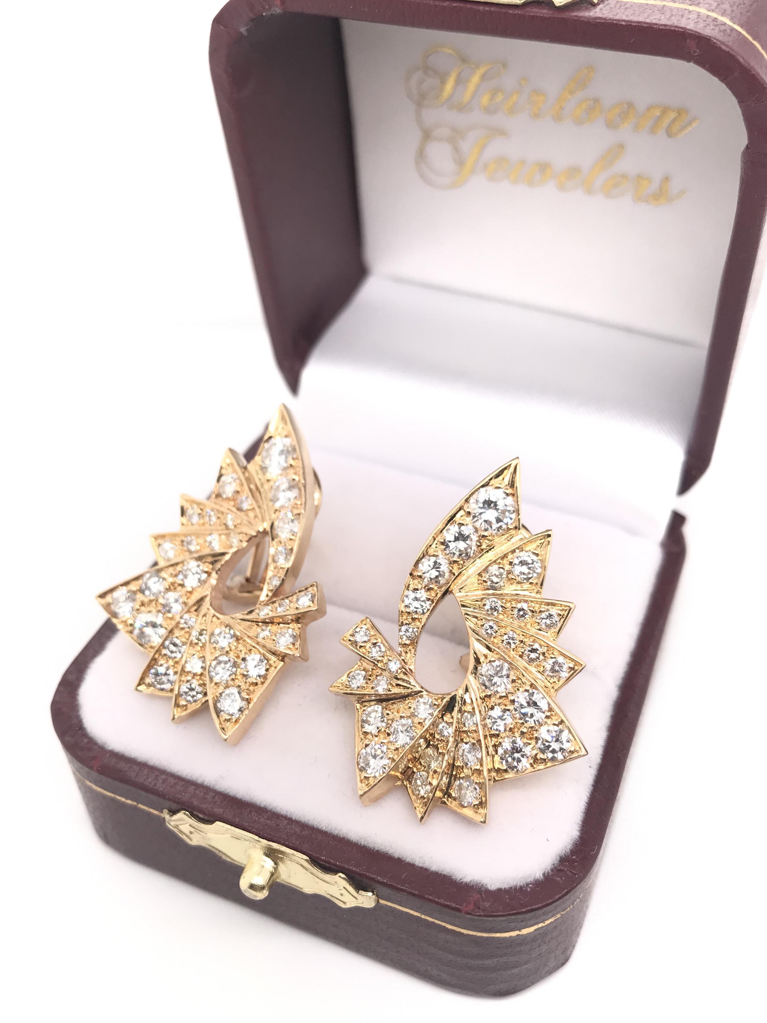Contemporary Estate 3 Carat DTW Diamond Earrings In Excellent Condition For Sale In Montgomery, AL