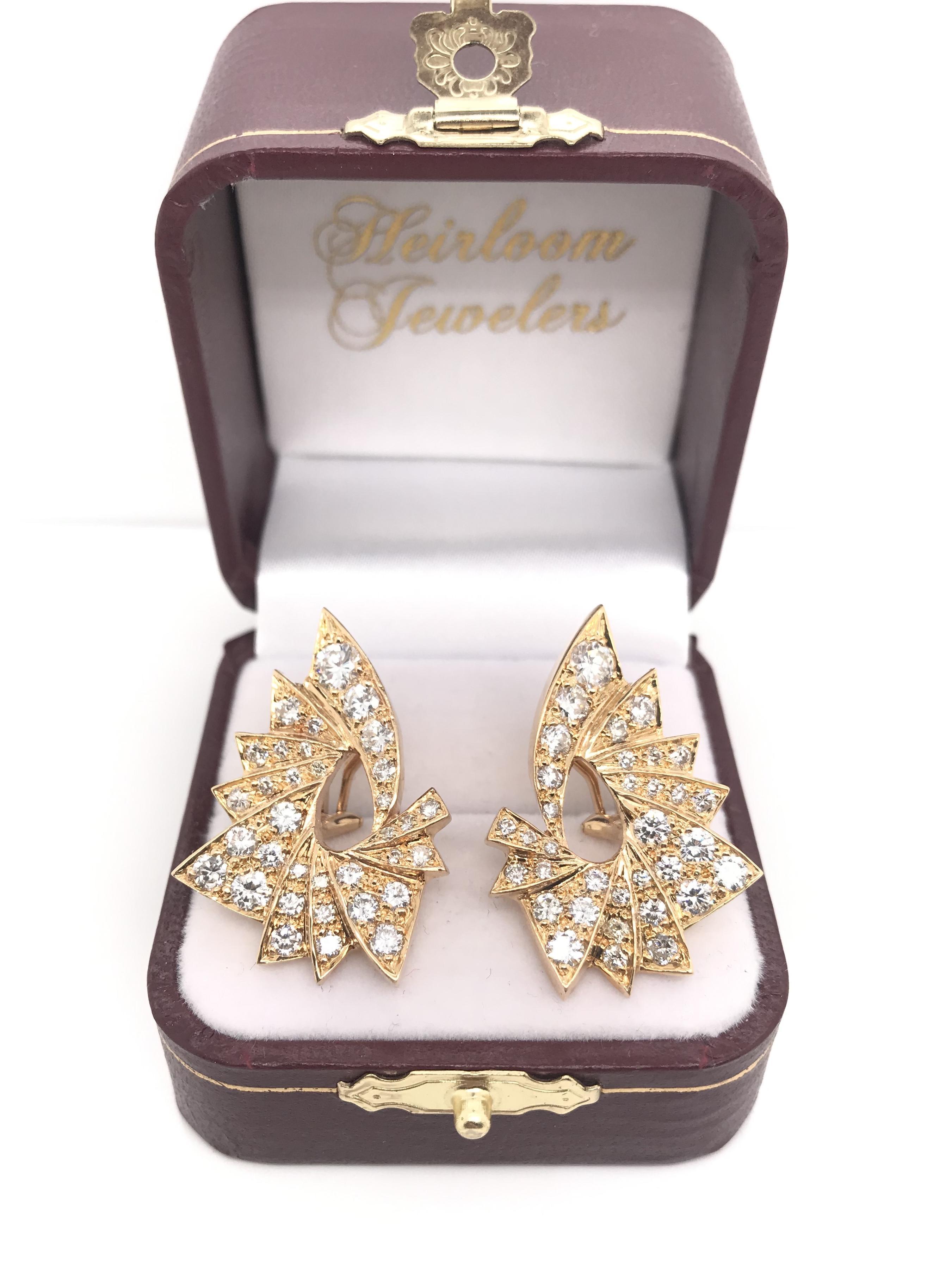 Women's Contemporary Estate 3 Carat DTW Diamond Earrings For Sale