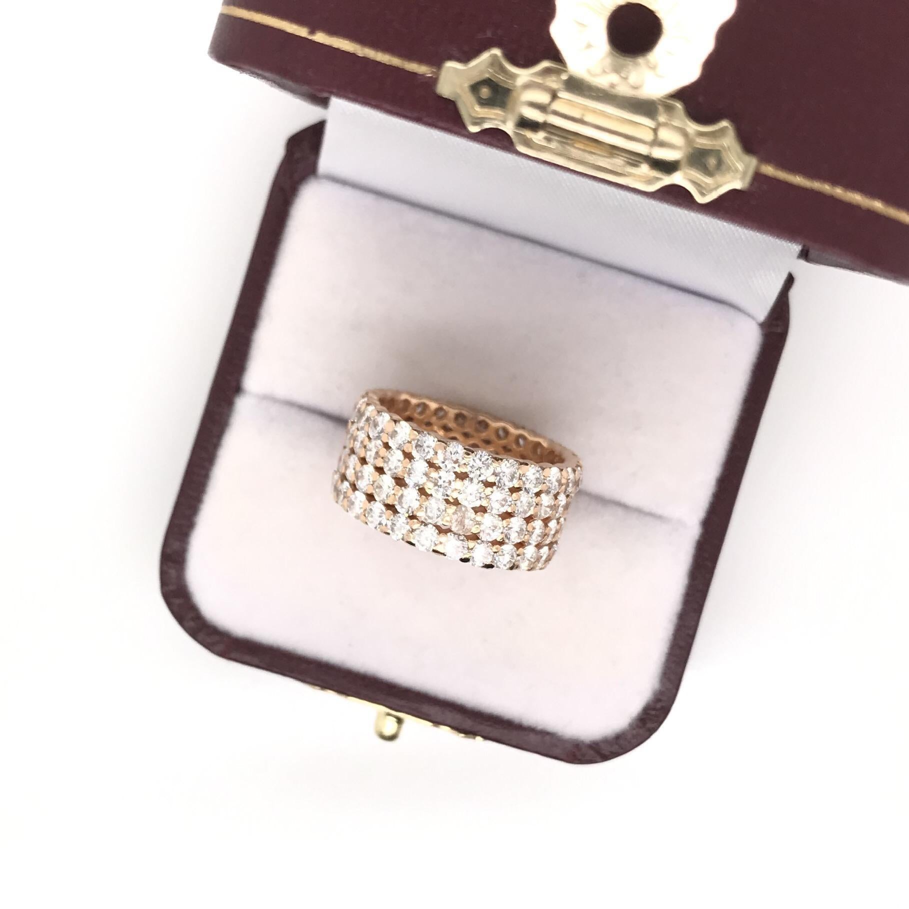 Contemporary Estate 5 Carat DTW Diamond and Rose Gold Band For Sale 4