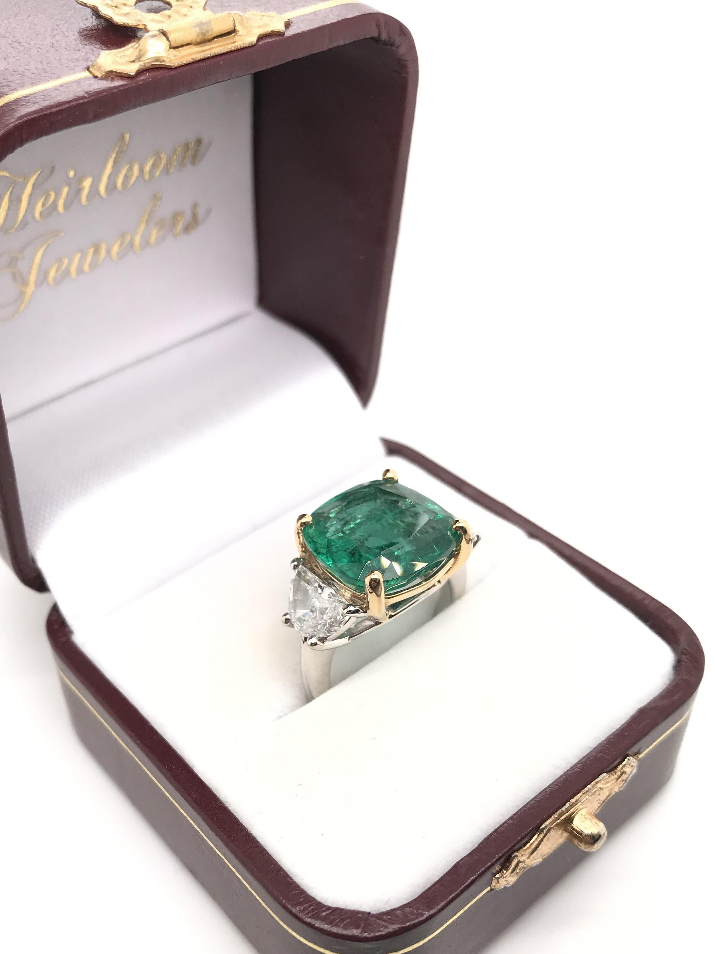 Contemporary Estate 7.88 Carat Emerald and Diamond Ring For Sale 6
