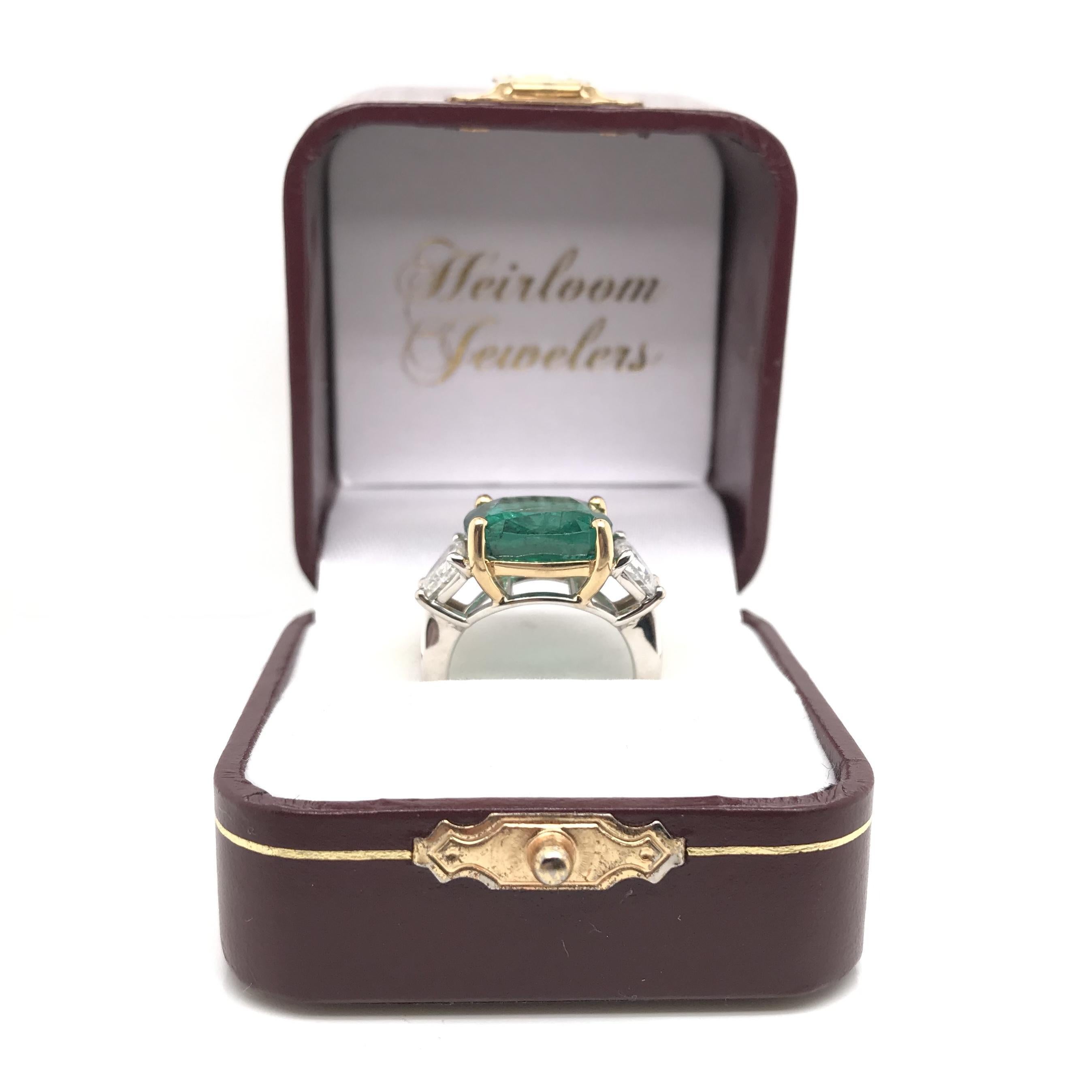 Contemporary Estate 7.88 Carat Emerald and Diamond Ring For Sale 7